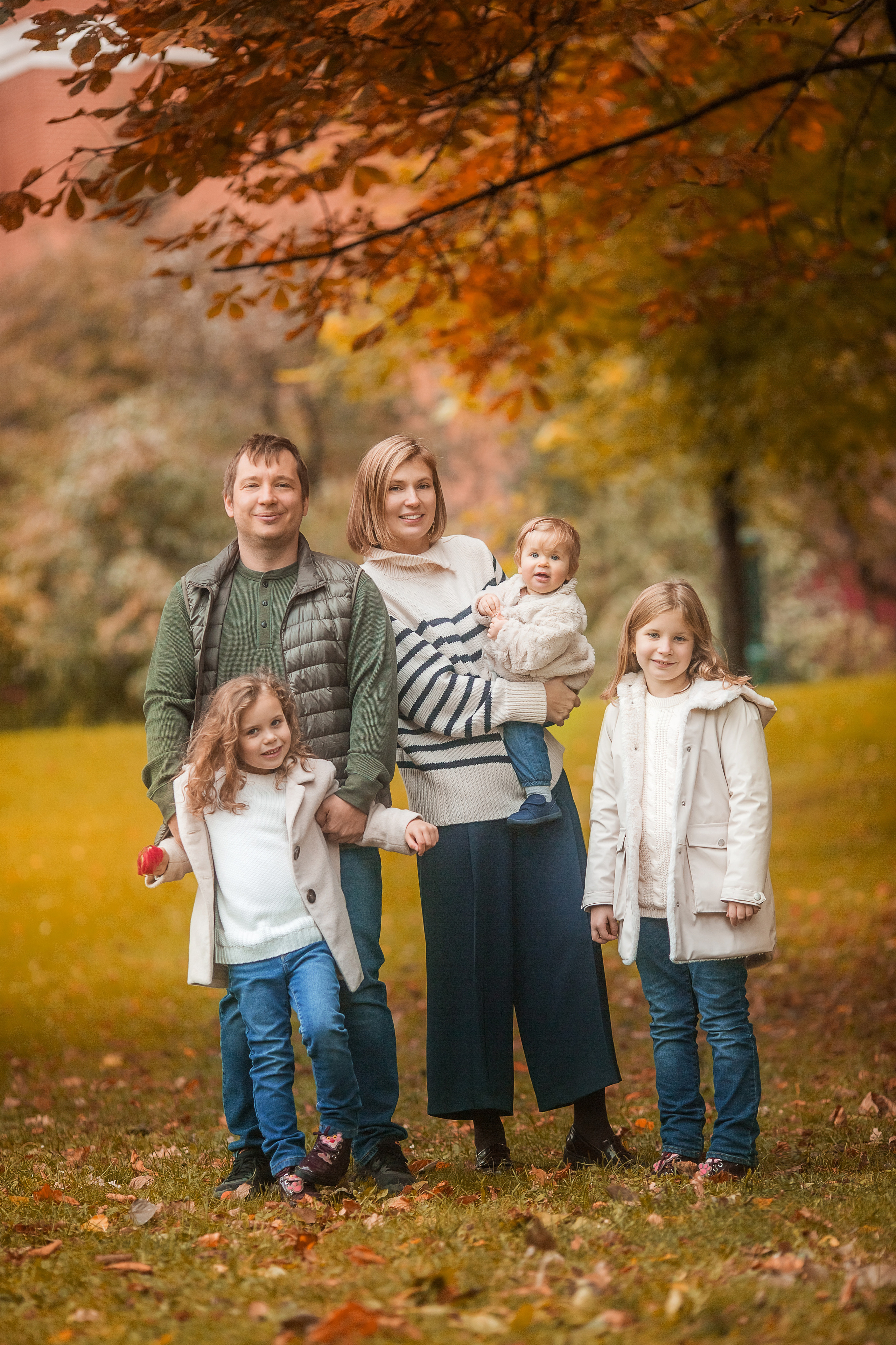 4 фотосессии одной семьи. Зима, весна, лето и осень. צלם ואמן ילדים ומשפחה