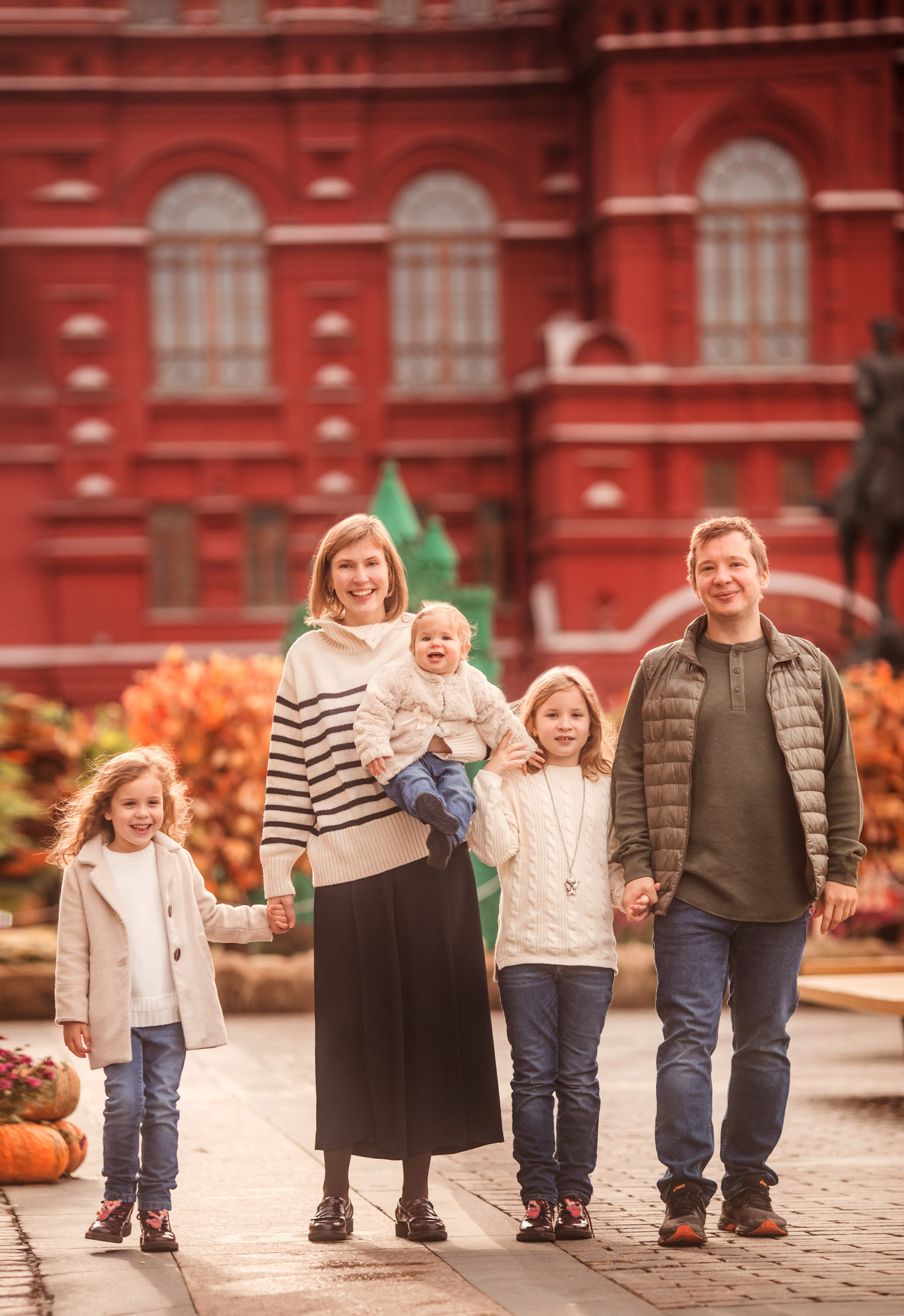 4 фотосессии одной семьи. Зима, весна, лето и осень. צלם ואמן ילדים ומשפחה