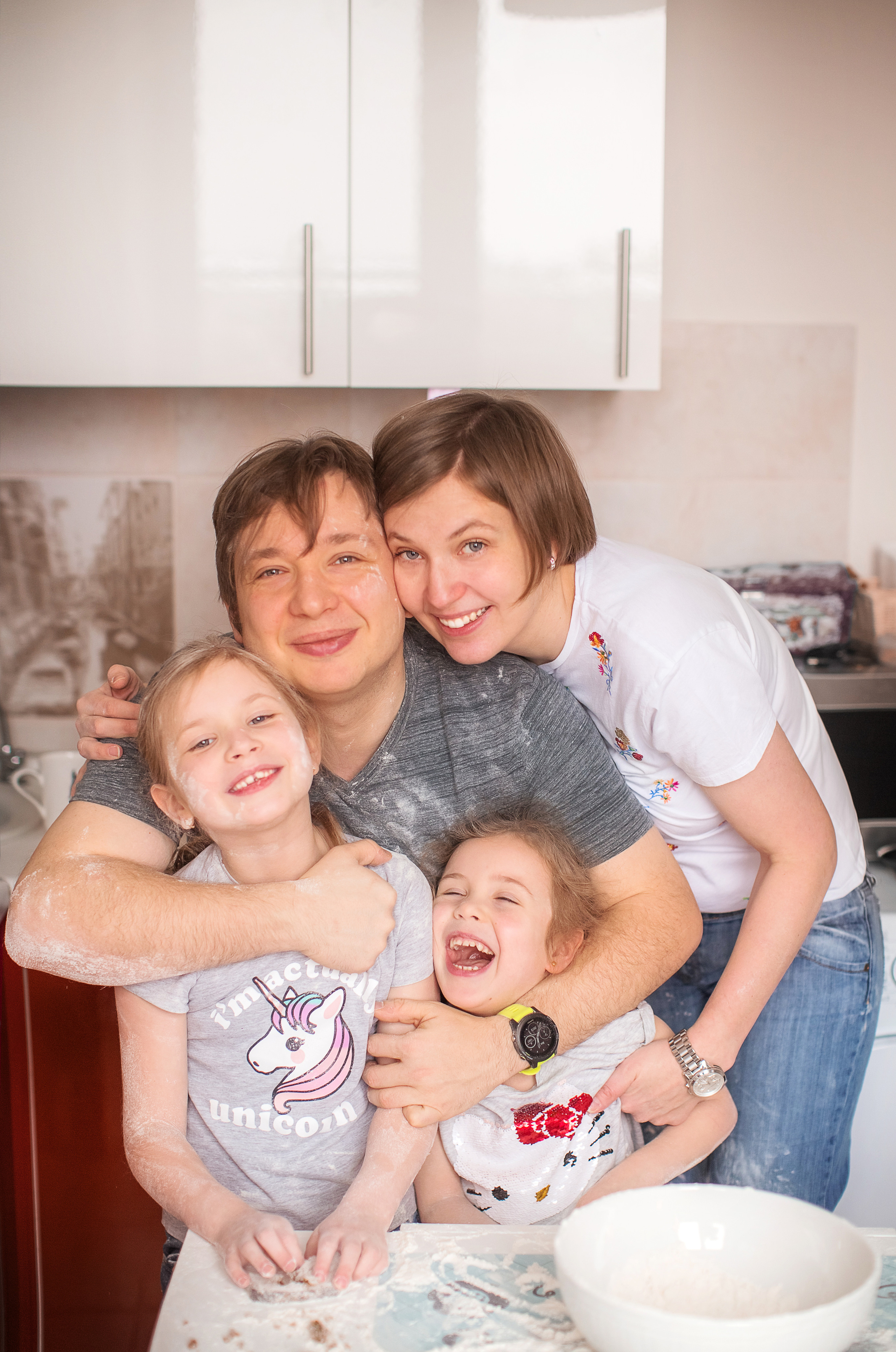 4 фотосессии одной семьи. Зима, весна, лето и осень. צלם ואמן ילדים ומשפחה