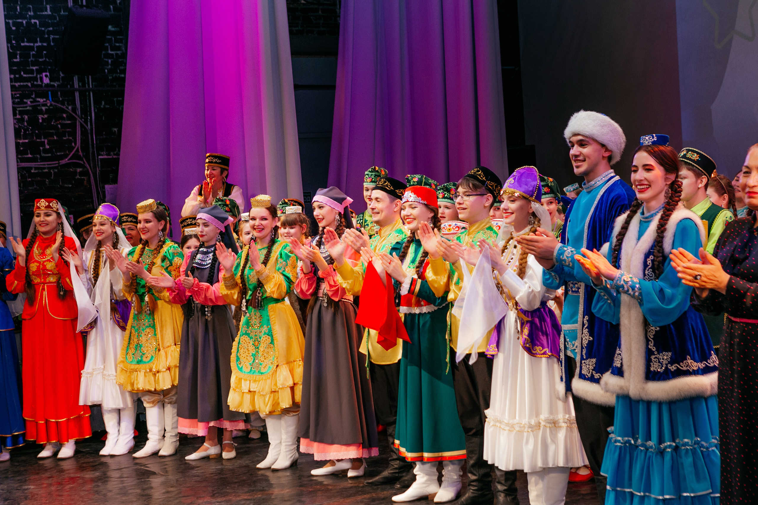 Межрегиональный фестиваль «Сибирские звезды». Контент фотограф, съемка для маркетплейсов, фуд съемка и репортажи в Новосибирске Ралия Галеева