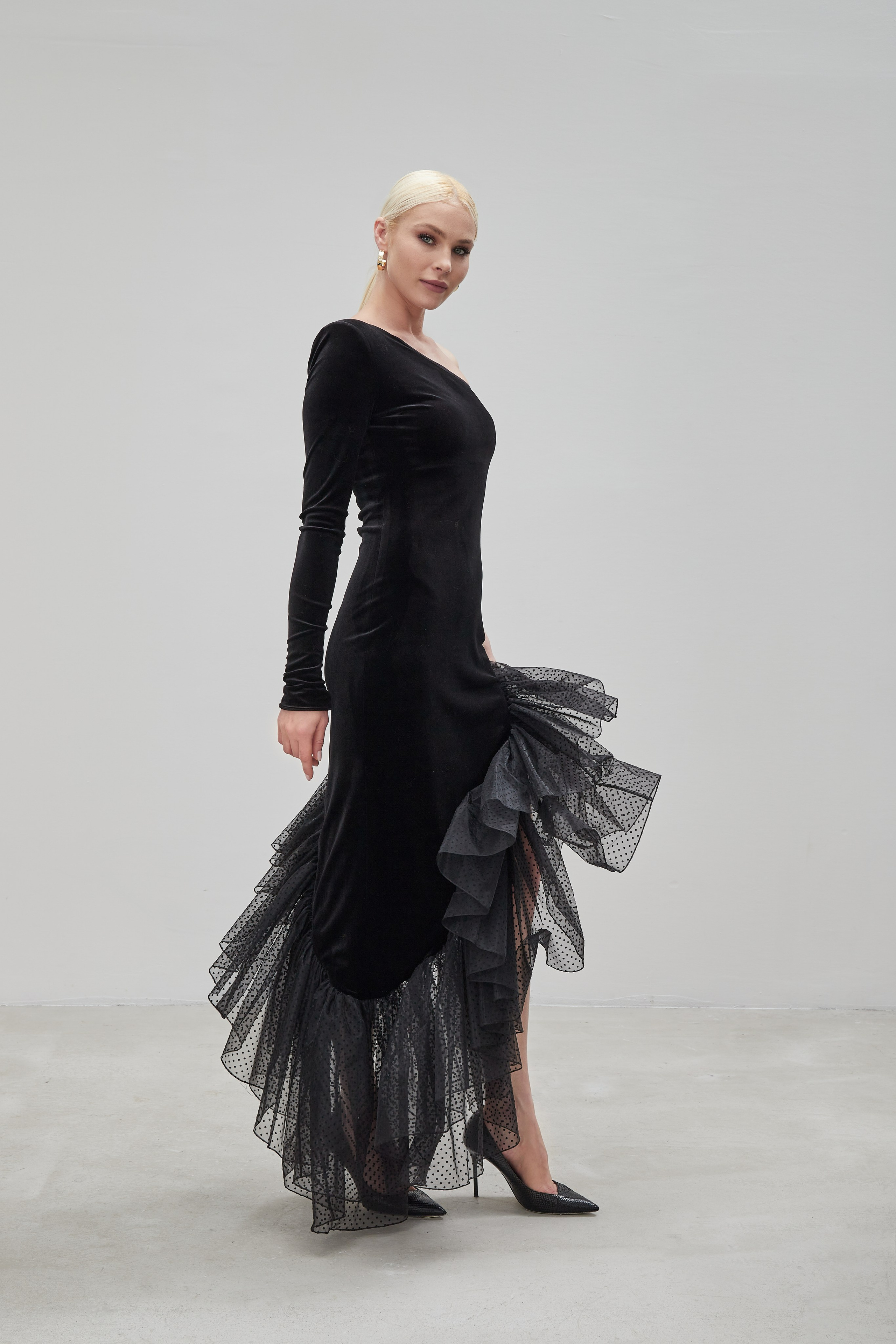 "Профессиональная каталожная фотосъемка товаров для e-commerce и интернет-магазинов""Высококачественная каталожная съемка одежды и аксессуаров с белым фоном""Рекламная каталожная фотосъемка для маркетинга продуктов и брендов""Студийная каталожная съемка с детальной проработкой текстур и материалов""Коммерческая каталожная фотосъемка для каталогов и онлайн-платформ""Фотография каталожной съемки с акцентом на дизайн и презентацию товаров""Предметная каталожная съемка для увеличения продаж в e-commerce""Профессиональная каталожная фотосъемка с использованием студийного освещения""Рекламные фото каталожной съемки для сайтов и социальных сетей""Высокоточная каталожная съемка товаров для презентаций и брошюр""Каталожная фотосъемка высокого разрешения для онлайн-магазинов""Коммерческая каталожная съемка с фокусом на качество и детализацию""Студийная каталожная фотосъемка для брендов и ритейла""Фотографии каталожной съемки для маркетинговых кампаний""Профессиональная каталожная съемка для каталогов и увеличения конверсии" "Профессиональная съемка на модели для модных брендов и рекламы""Высококачественная фотосъемка на модели с креативным освещением и позами""Рекламная съемка на модели для каталогов одежды и аксессуаров""Студийная съемка на модели с акцентом на стиль и индивидуальность""Коммерческая фотосъемка на модели для fashion-индустрии""Фотография съемки на модели с профессиональным ретуши для журналов""Модная съемка на модели для продвижения бренда и коллекций""Профессиональная съемка на модели с использованием естественного света""Рекламные фото съемки на модели для социальных сетей и веб-сайтов""Высокоточная фотосъемка на модели для портфолио и презентаций""Съемка на модели высокого разрешения для модных кампаний""Коммерческая съемка на модели с фокусом на тренды и дизайн""Студийная фотосъемка на модели для e-commerce и маркетинга""Фотографии съемки на модели для брендов и увеличения продаж""Профессиональная модная съемка на модели для каталогов и рекламы"