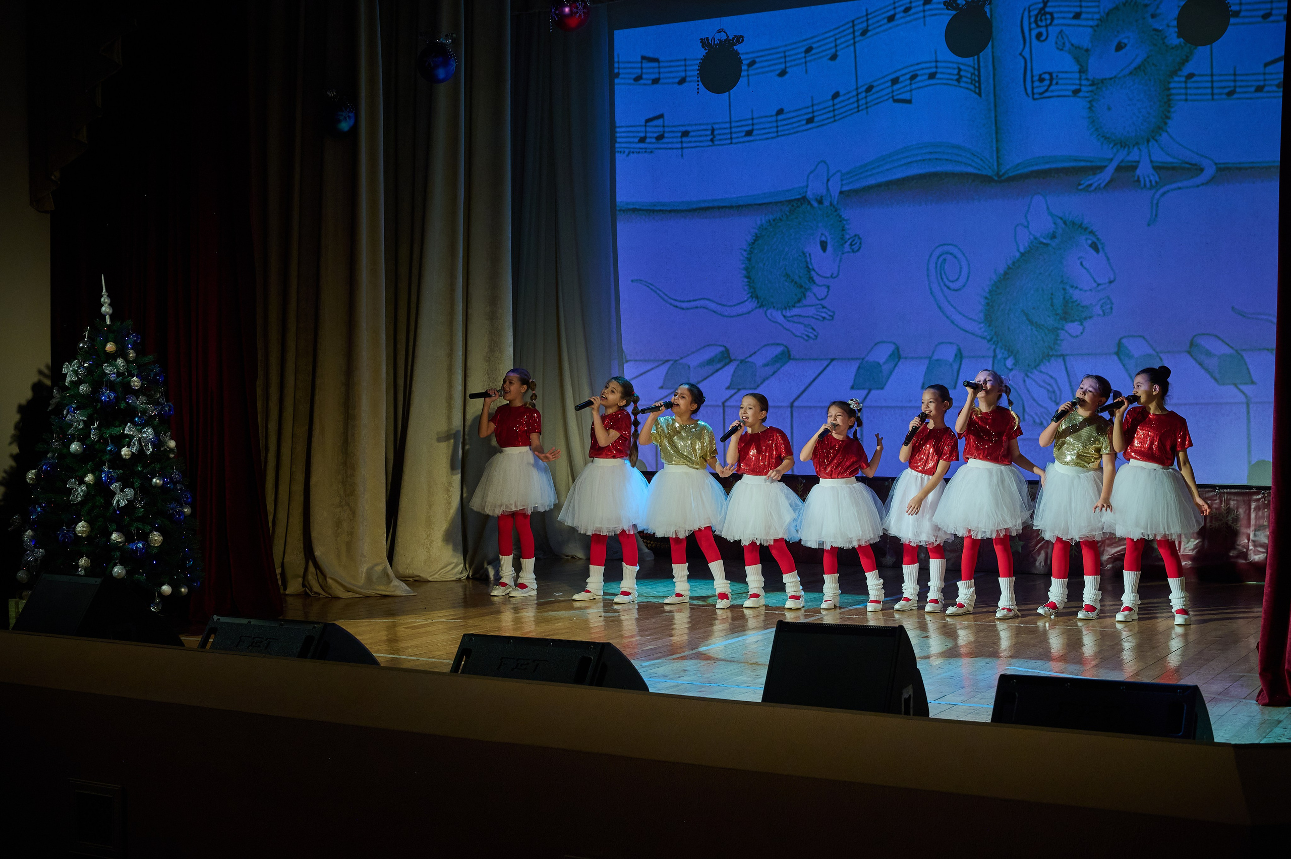 Концерт НГ В ДК. Жизнь курорта Кабардинка в фотографиях