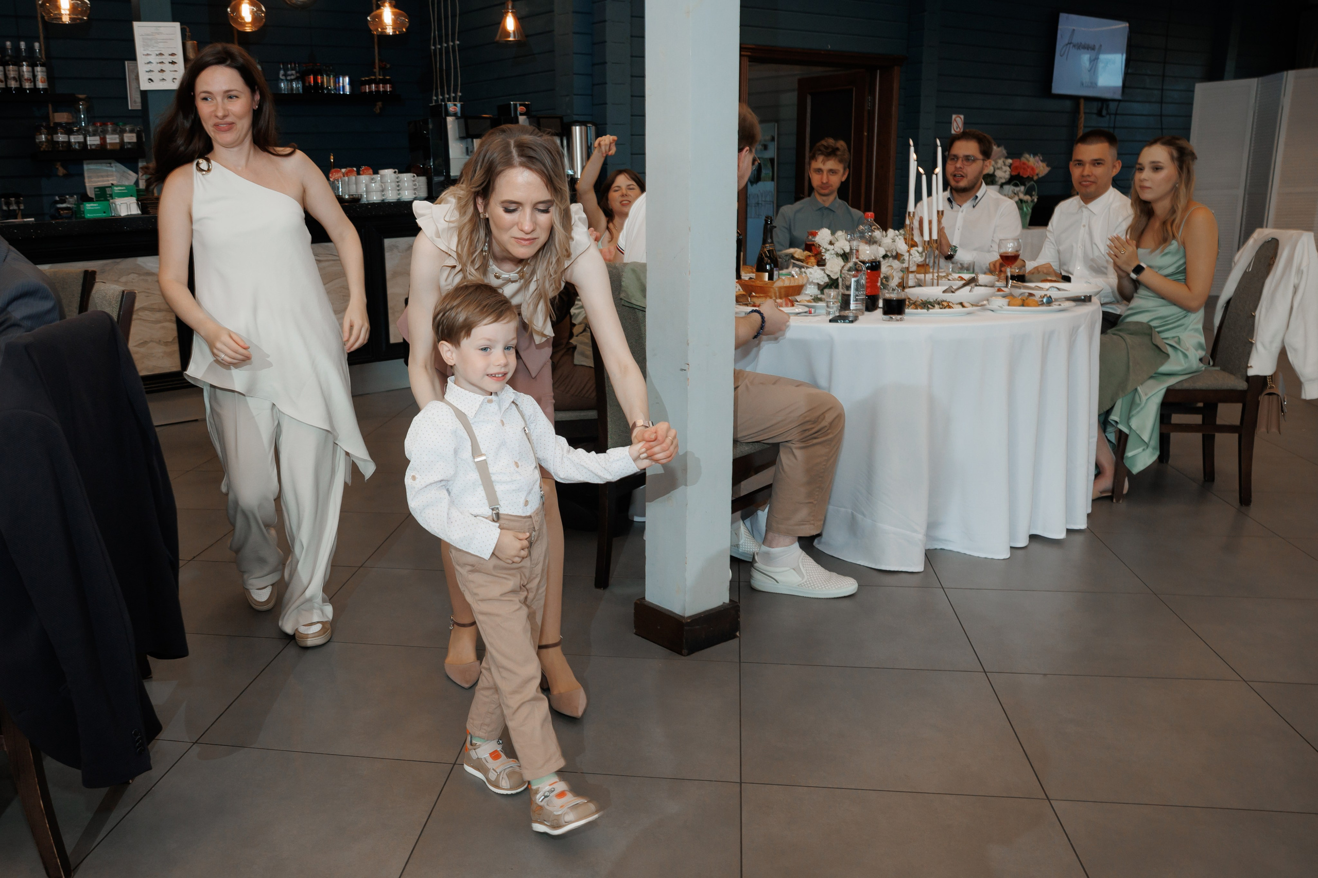 Регистрация в отеле Fish Point, ЗАГС Бутово, прогулка в Остафьево. Свадебный и репортажный фотограф (Москва, Королев и другие)