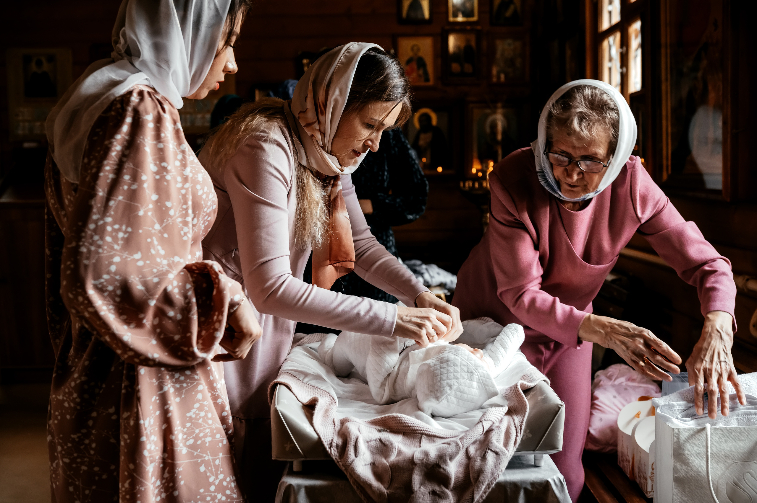 Екатерина, Храм страстотерпца царя Николая пос. Чкаловский. Свадебный и семейный фотограф Виктория Носачёва. Щелково, Москва и МО