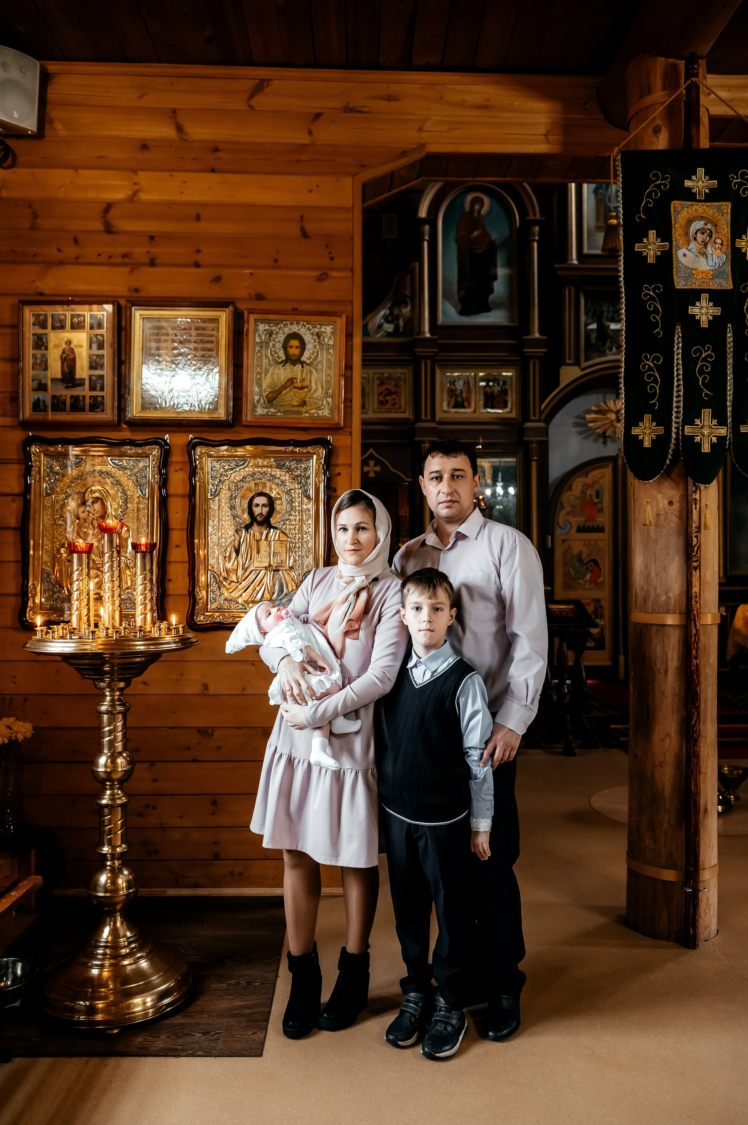 Екатерина, Храм страстотерпца царя Николая пос. Чкаловский. Свадебный и семейный фотограф Виктория Носачёва. Щелково, Москва и МО