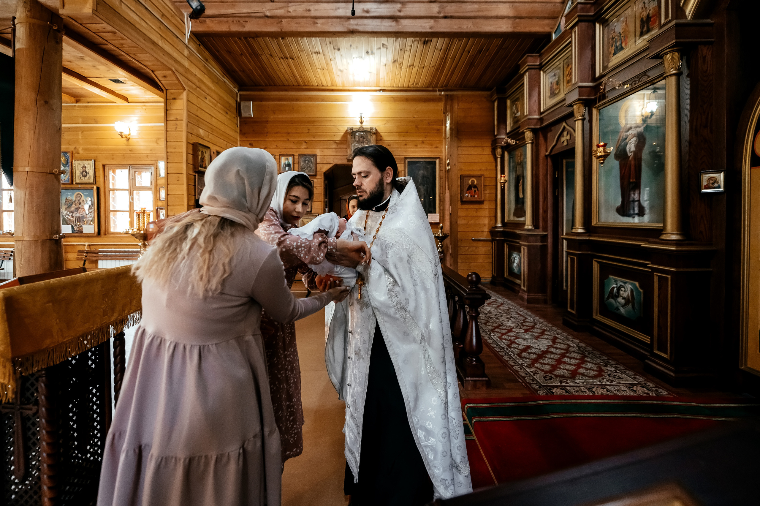 Екатерина, Храм страстотерпца царя Николая пос. Чкаловский. Свадебный и семейный фотограф Виктория Носачёва. Щелково, Москва и МО