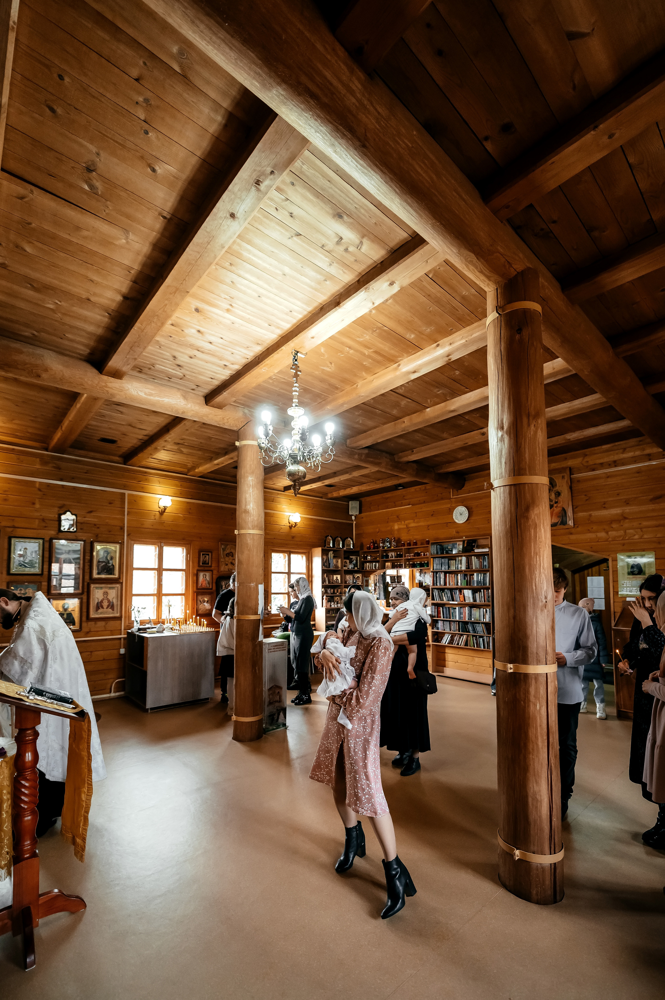 Екатерина, Храм страстотерпца царя Николая пос. Чкаловский. Свадебный и семейный фотограф Виктория Носачёва. Щелково, Москва и МО