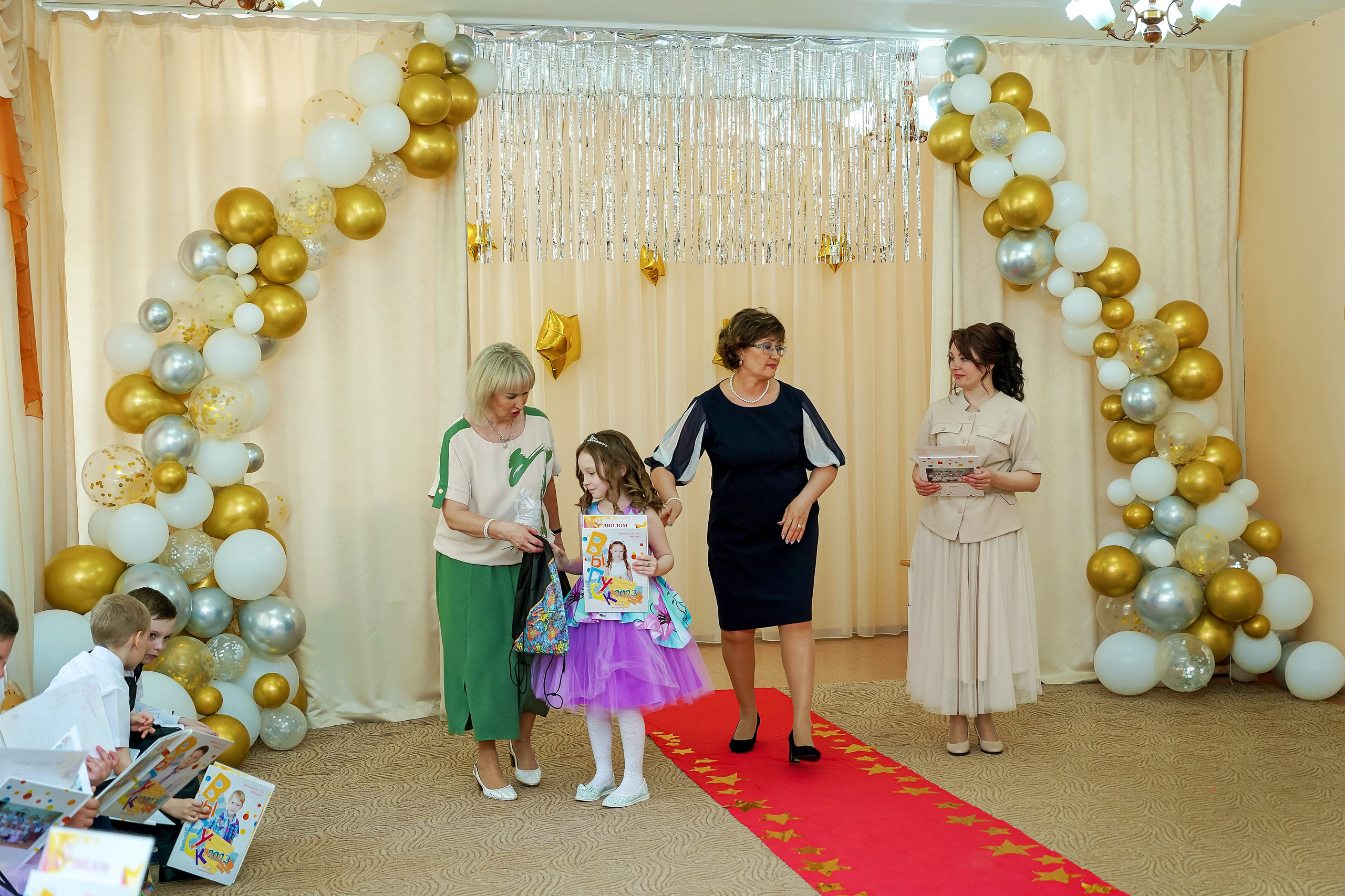 Фотосъемка видеосъёмка фотограф видеооператор новогодних утренников  в. Фотограф, видеооператор Нина Коршунова