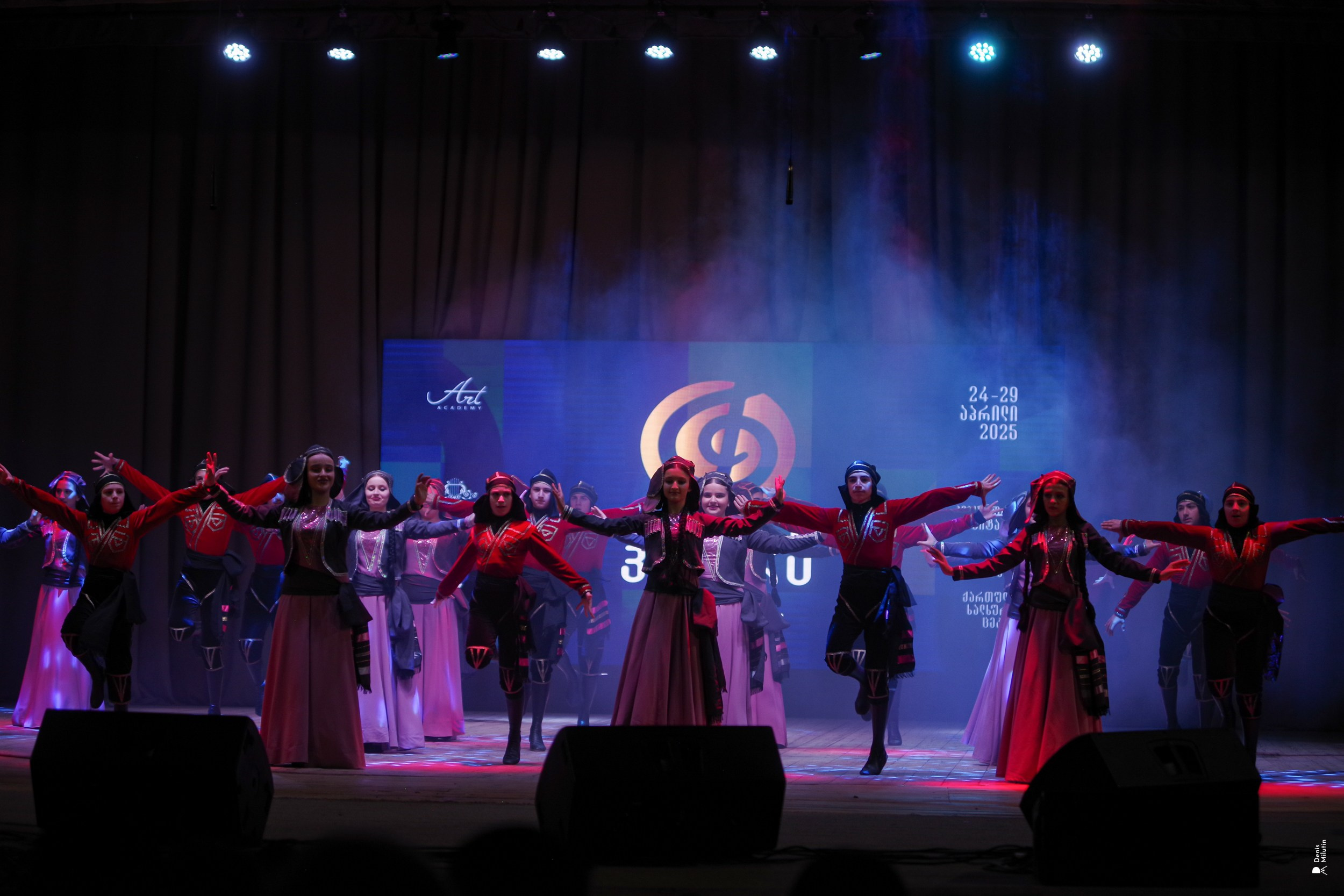 Танцы в Хоби. Портретный фотограф Денис Милютин