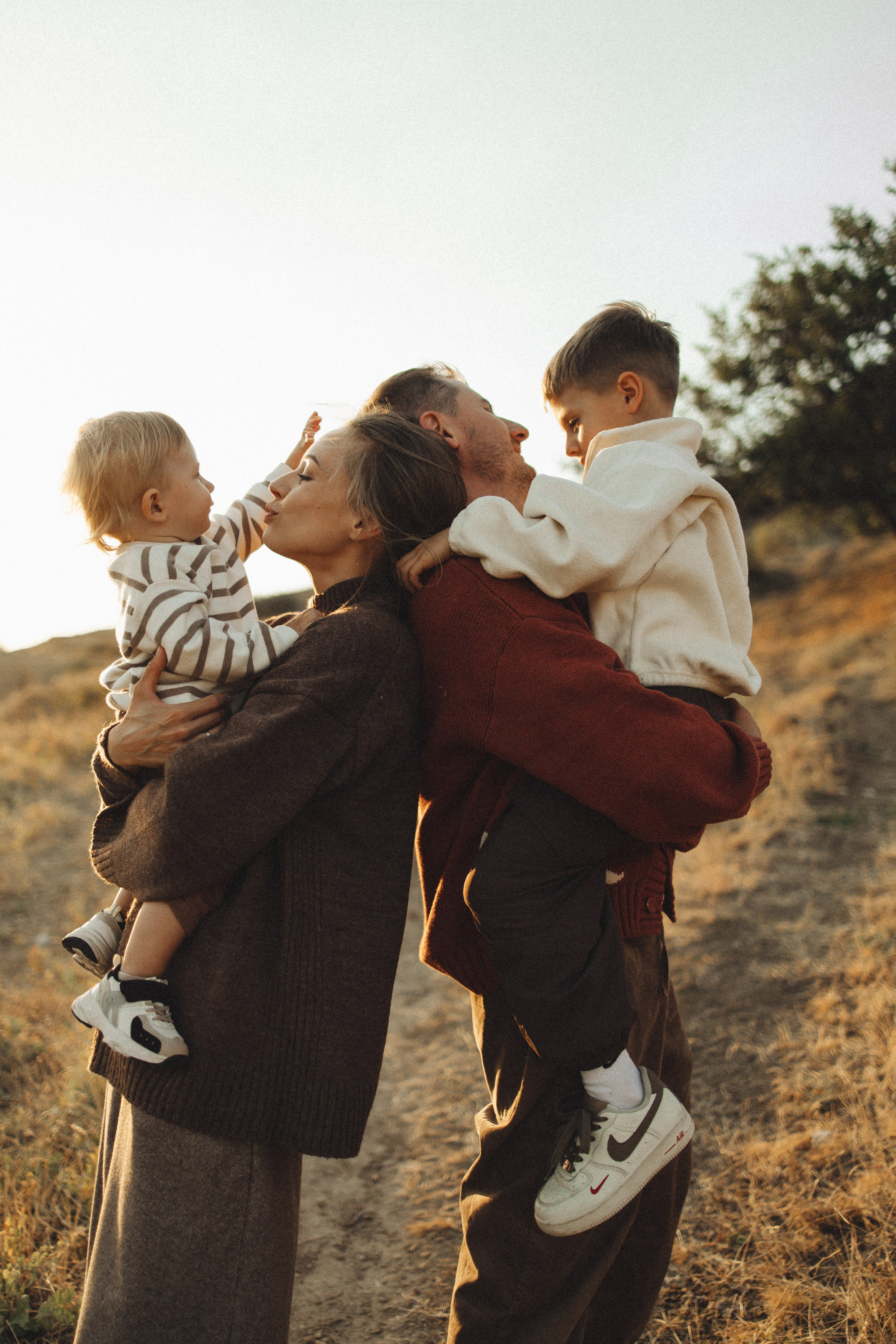 Семейная история, закат в Мержаново. Семейный и детский фотограф, таганрог, ростов-на-дону