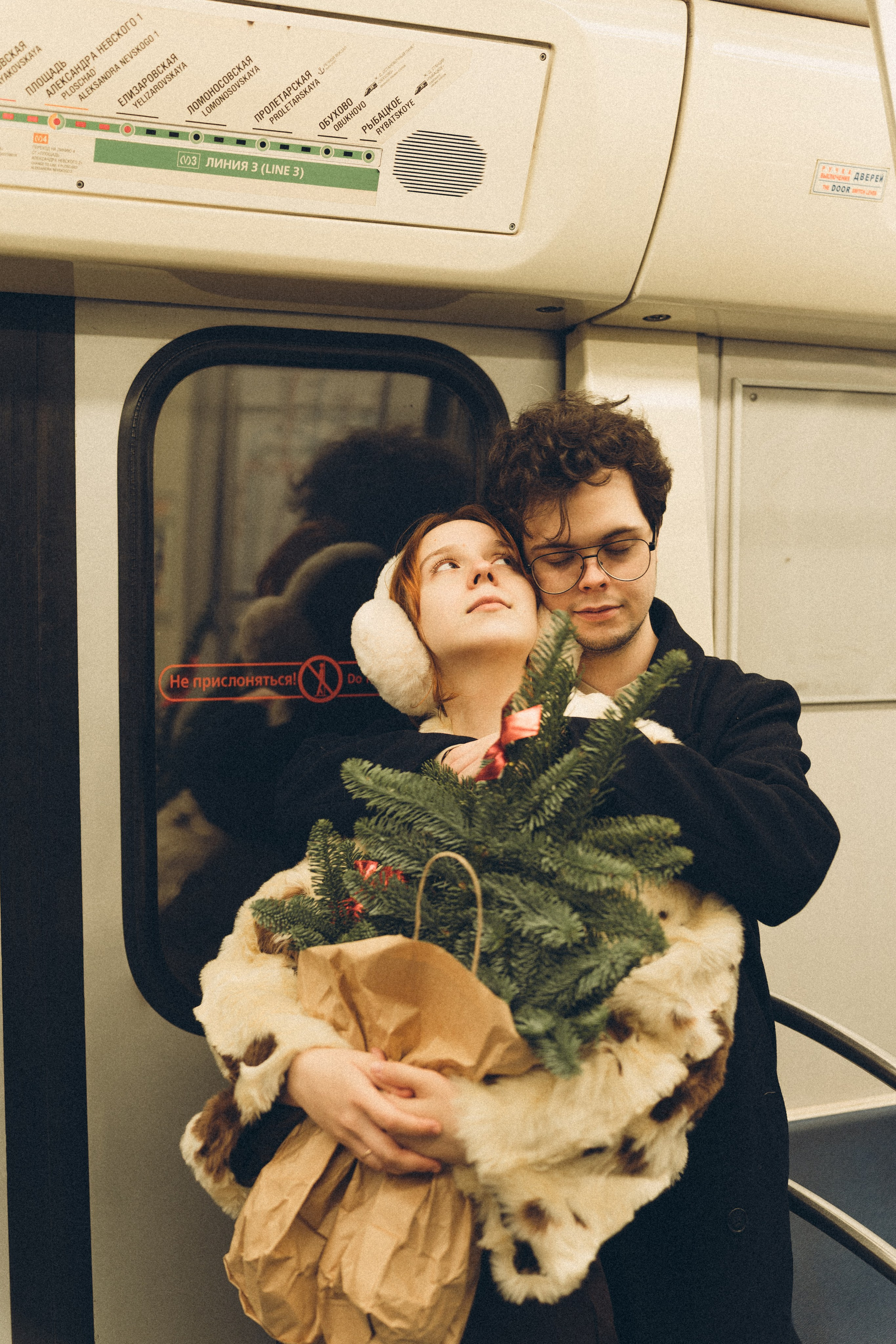 НОВОГОДНЯЯ ФОТОСЕСИИЯ ПАРЫ В МЕТРО ЛЮБОВЬ. Профессиональный фотограф, Санкт-Петербург — Виктория Богомолова