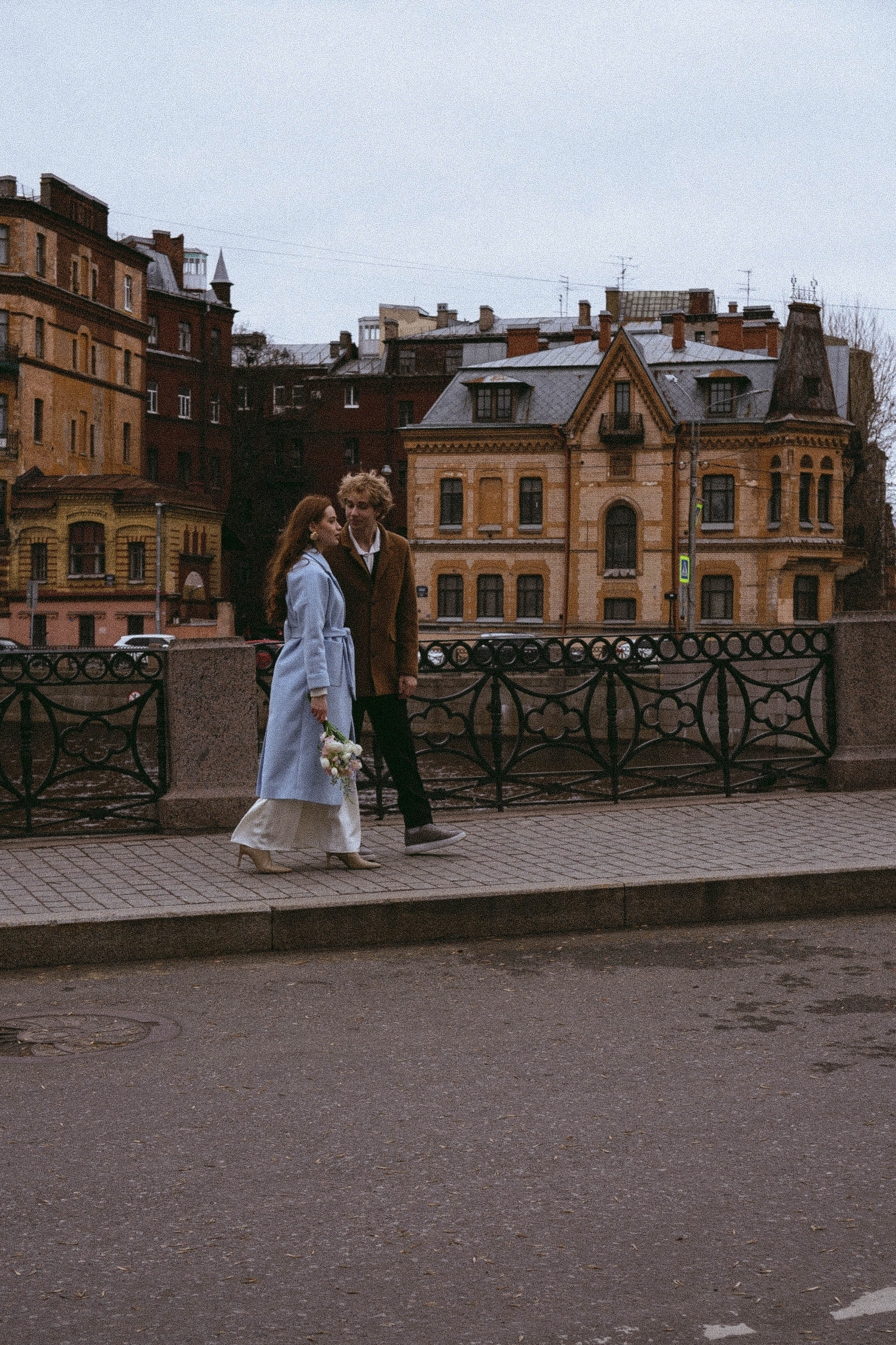 СВАДЕБНАЯ СЬЕМКА В ОТЕЛЕ. СБОРЫ ЖЕНИХА И НЕВЕСТЫ И ТАКЖЕ ТОР И ПОДГОТОВКА К ПРОГУЛКЕ И ПРОГУЛКА ПО ПЕТРОГРАДКЕ. Профессиональный фотограф, Санкт-Петербург — Виктория Богомолова