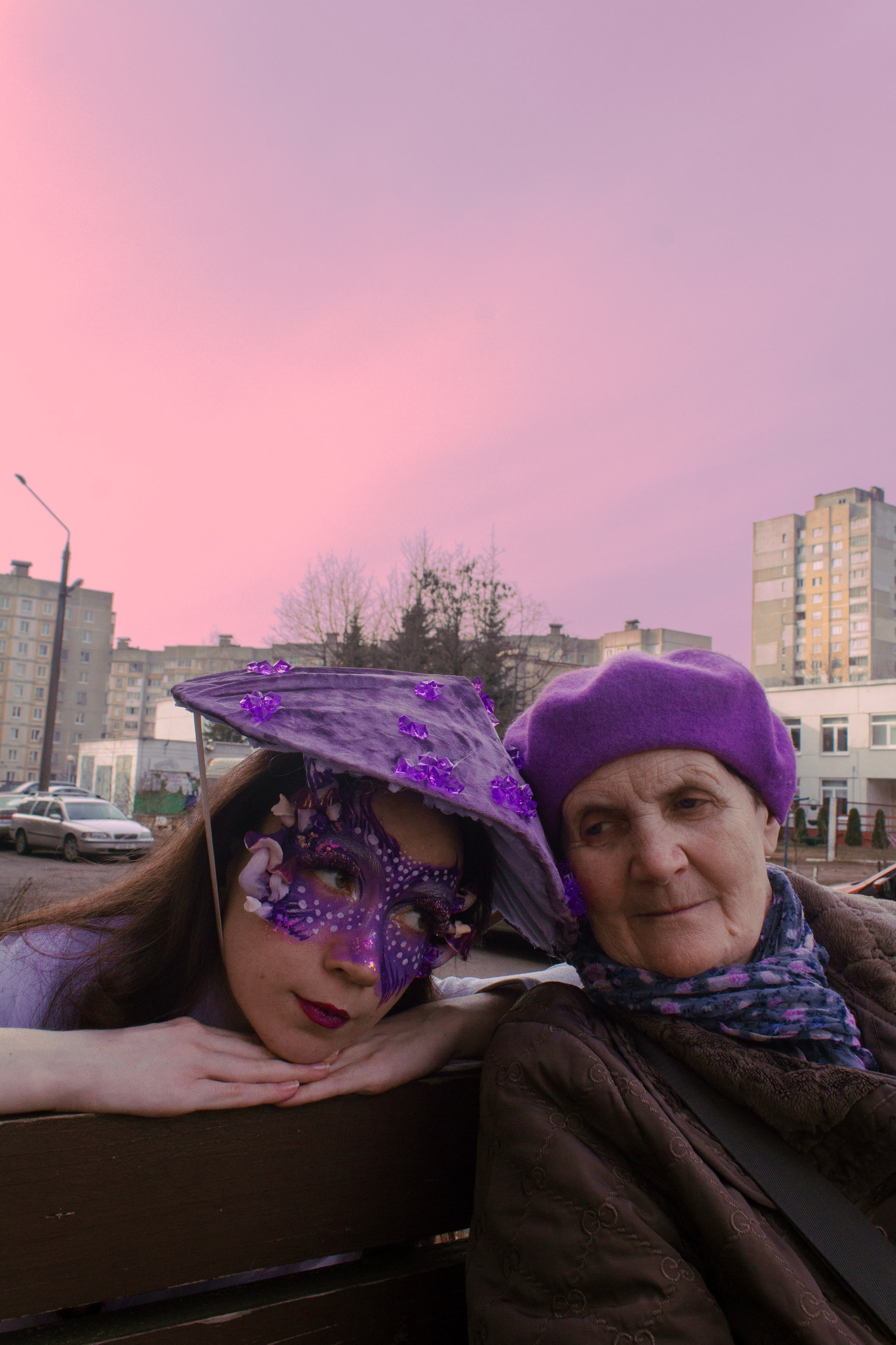 Яркий городской грибочек