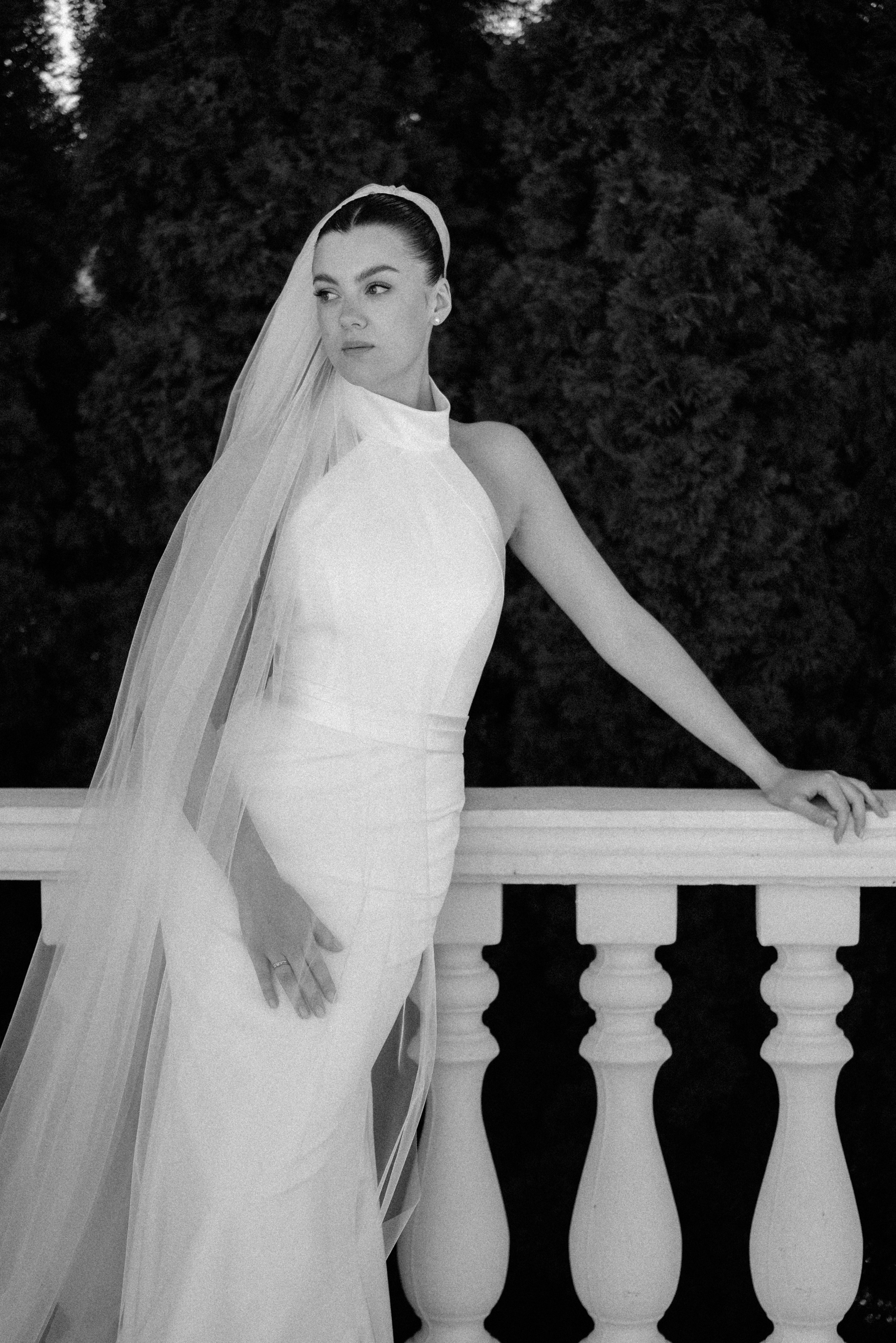 Wedding day in VERSAL PARK. Wedding PHOTOGRAPHER Andrew Vnukov