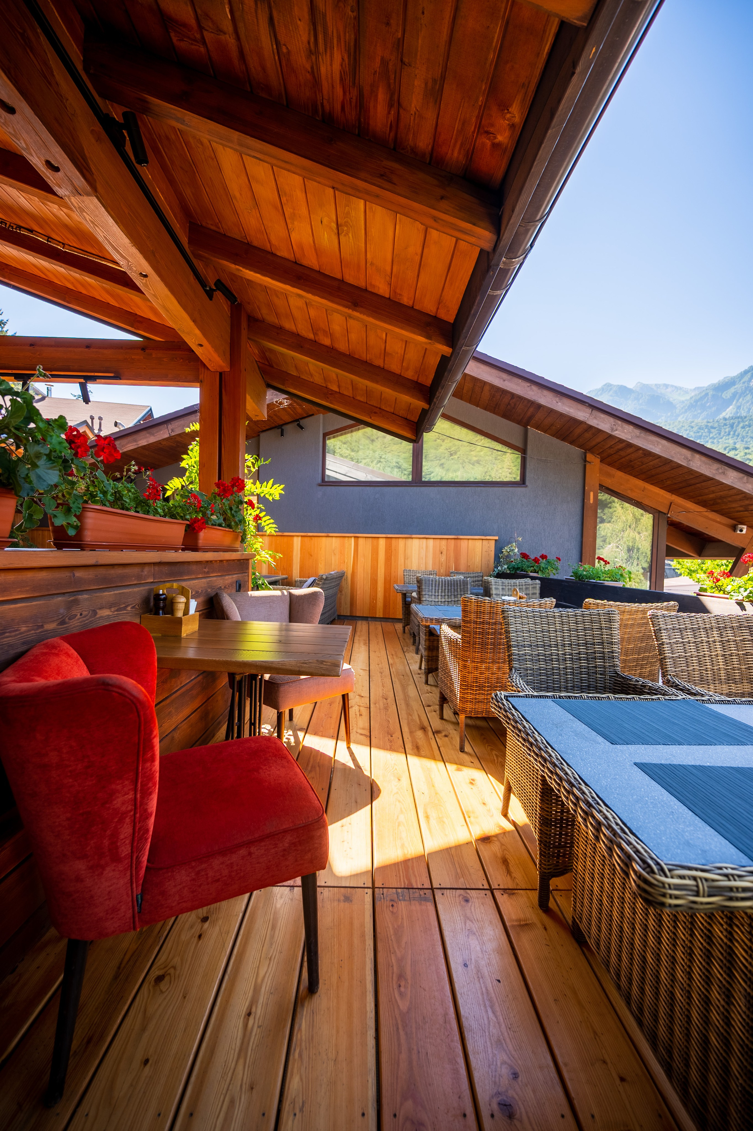 Ресторан «Трикони» в Красной Поляне. Репортажный фотограф в Красной Поляне и Сочи Павлюченко Екатерина