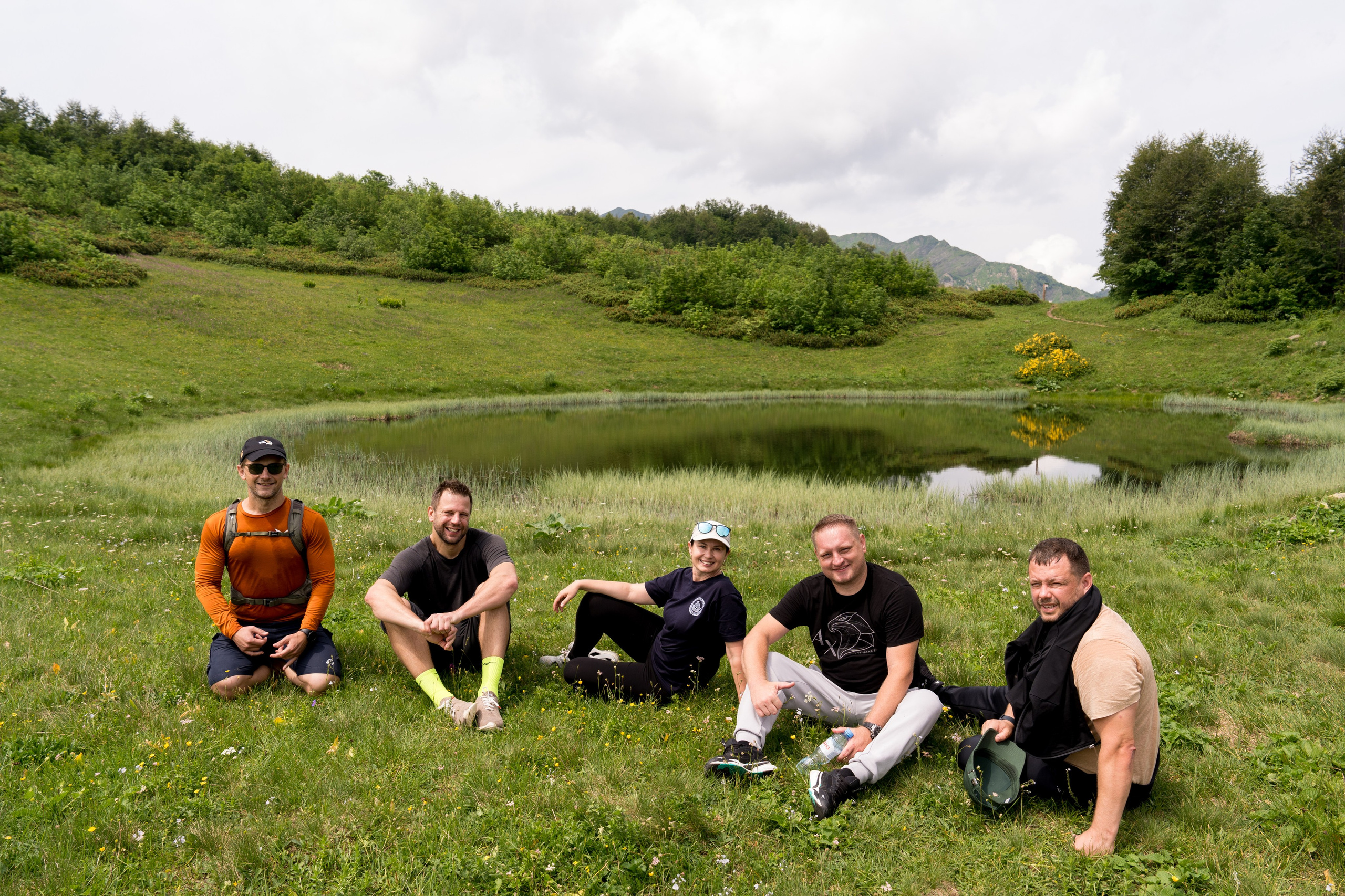 MICE мероприятие для компании «Доставка морем»: хайкинг к Ачипсинским водопадам. Репортажный фотограф в Красной Поляне и Сочи Павлюченко Екатерина