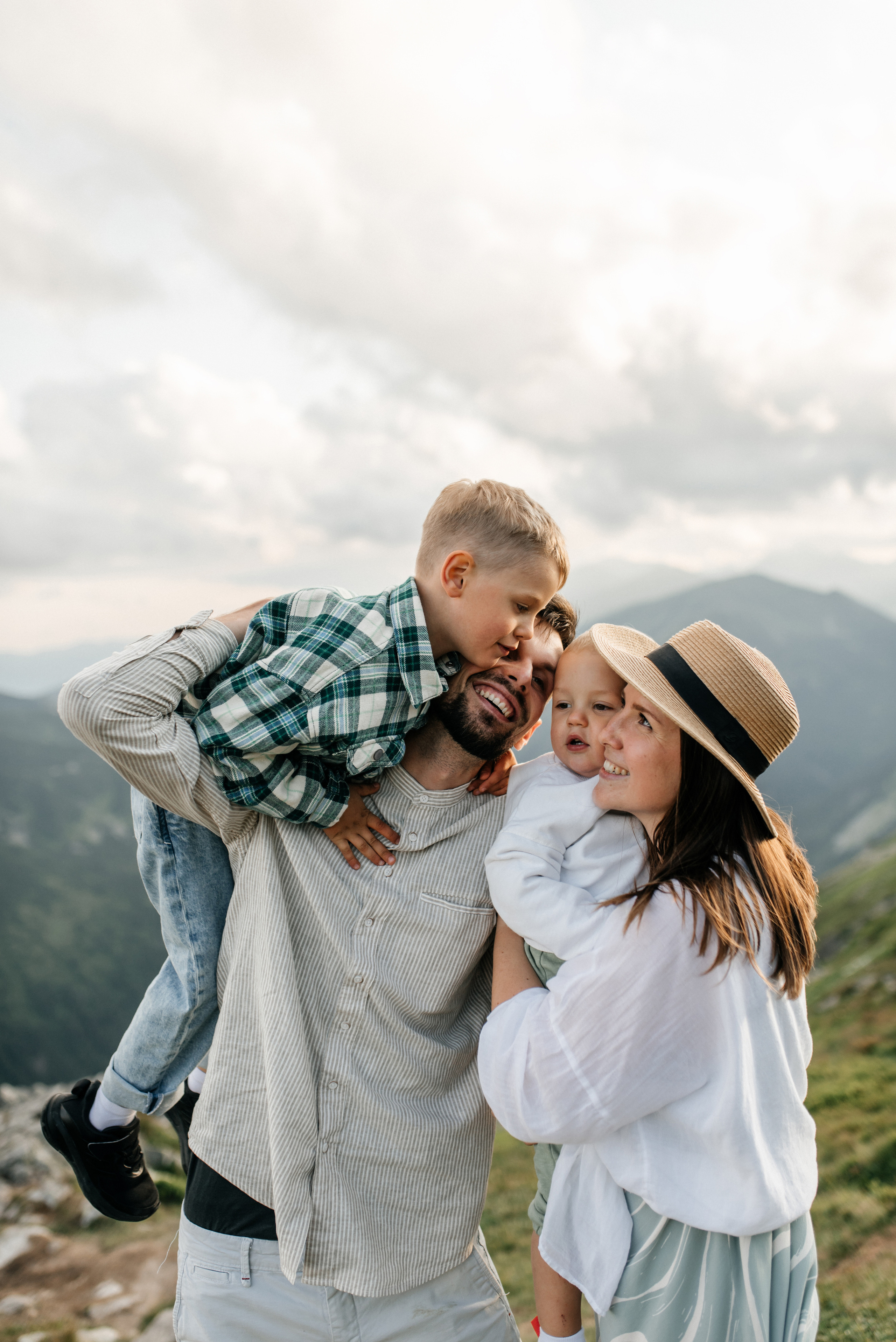 Вера+Максим+Герман+Лев. Костюшко Кристина — семейный и свадебный фотограф в Минске