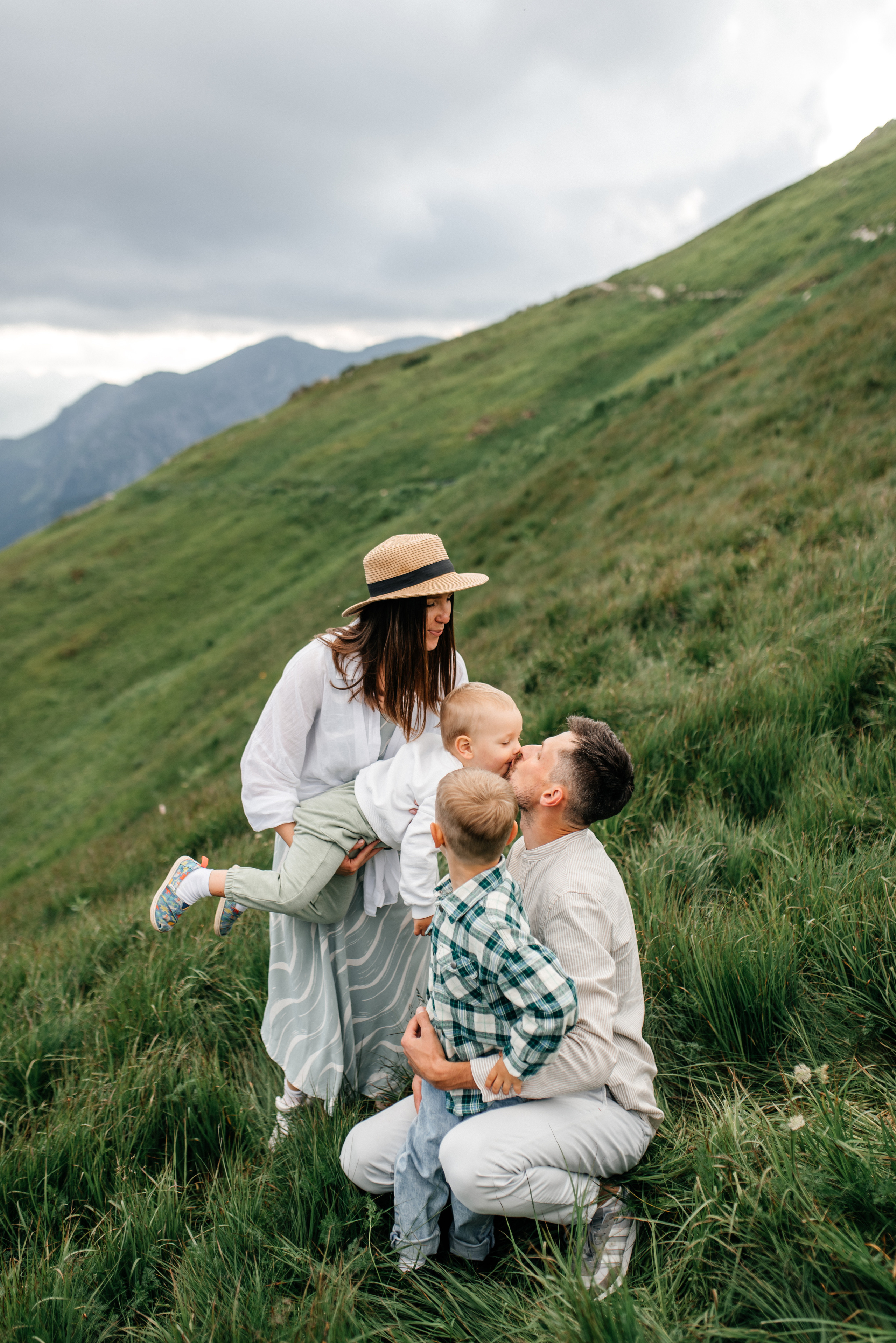 Вера+Максим+Герман+Лев. Костюшко Кристина — семейный и свадебный фотограф в Минске