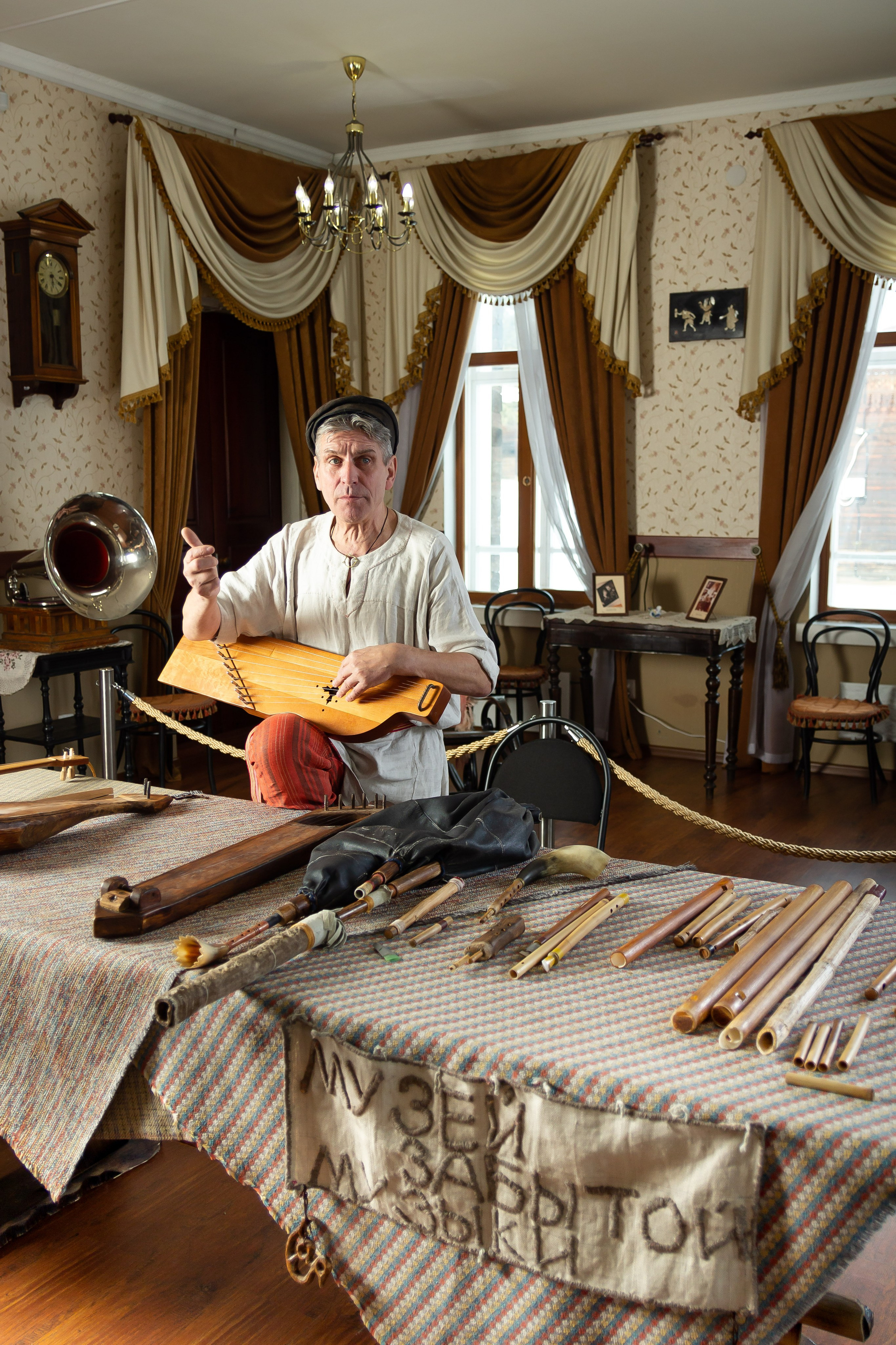 Музей забытой музыки. Александр Стряпунин — предметный фотограф в Улан-Удэ