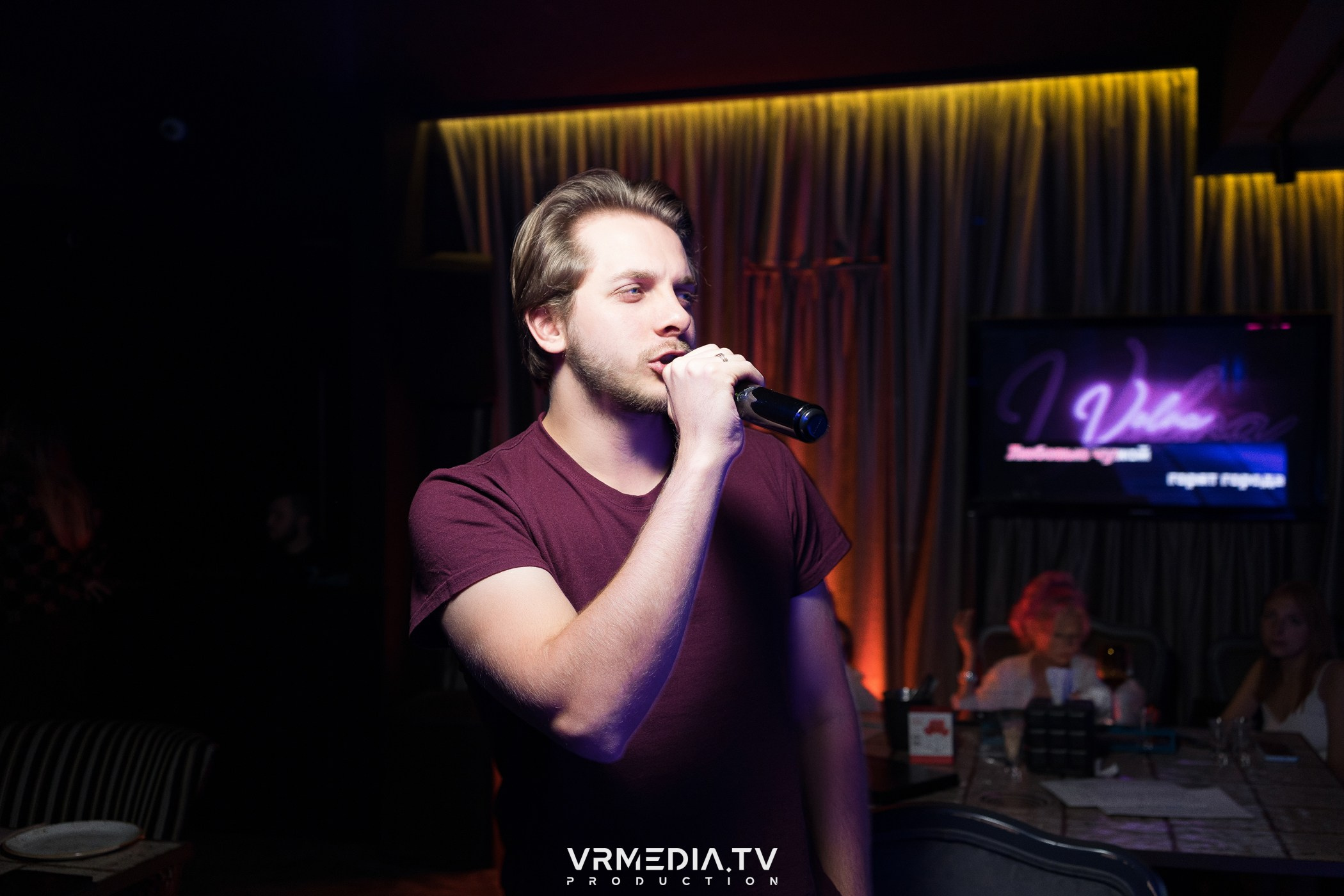 Dance в караоке-баре «Volna»