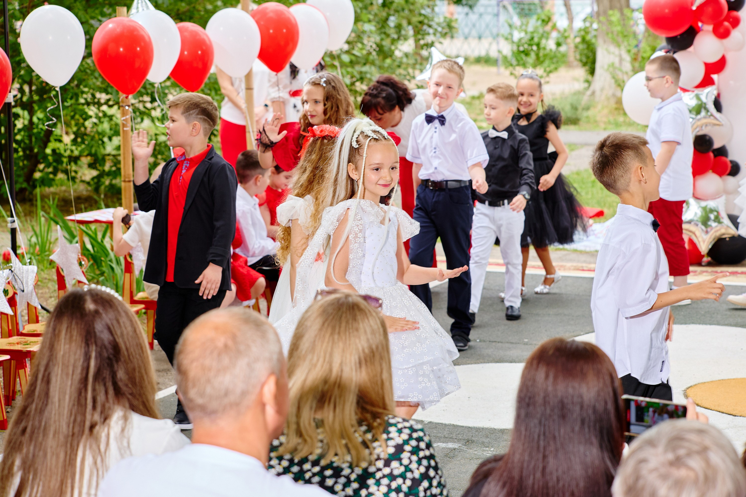 Выпускной 45 сад. Фотограф Выпускные альбомы Таганрог Сергей Коробченко