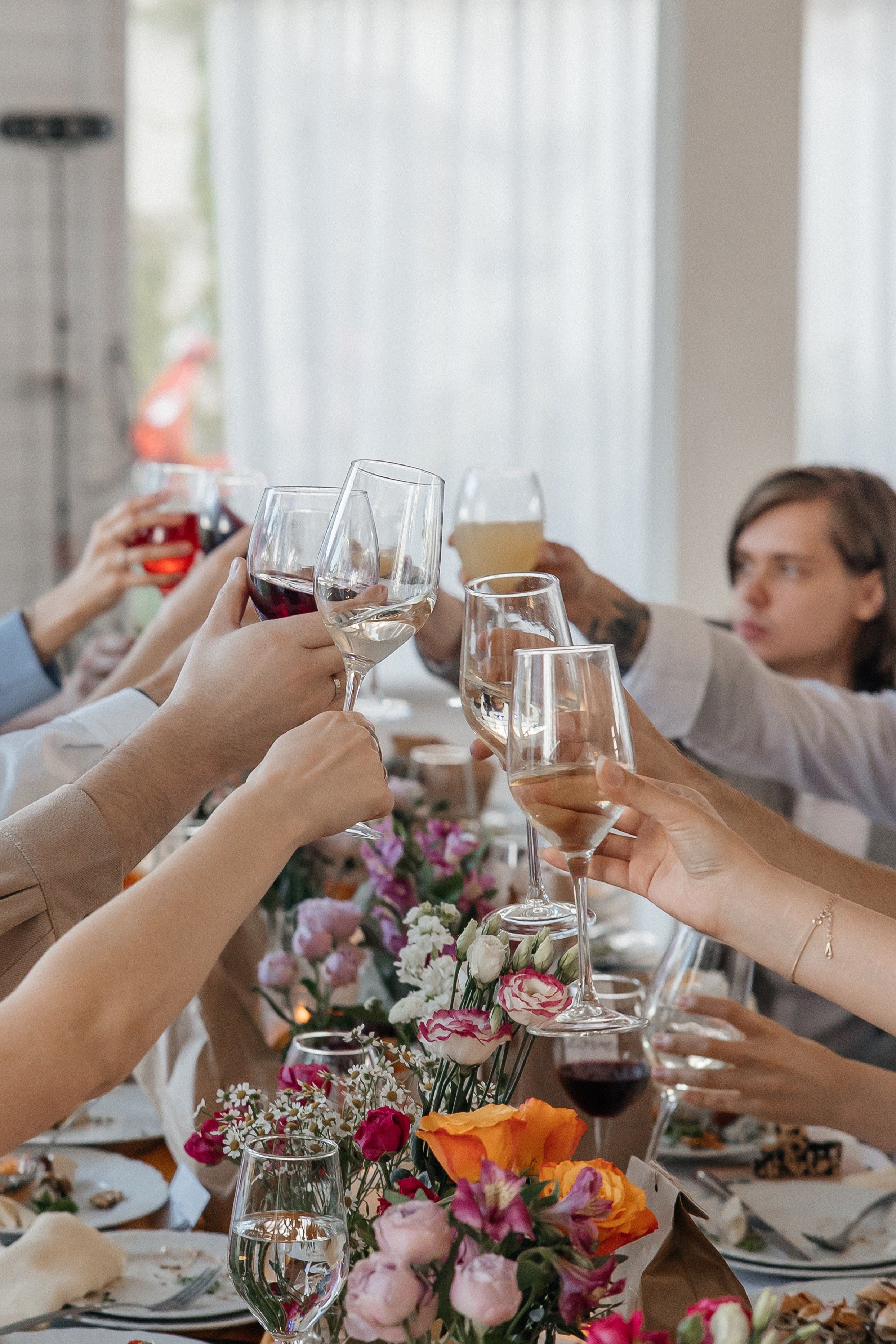 Свадебная фотосессия в ресторане Турандот, свадьба на площадке House for wedding Дом у озера. Свадебный фотограф в Москве Дарья Олендарёва