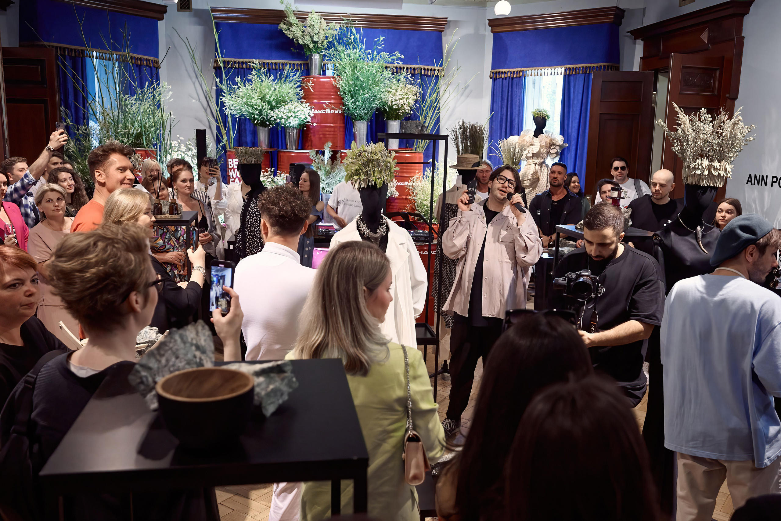 FHUB.2023. Дима Бабушкин. Фотограф. Подиум. Репортаж. Творчество. Дорого