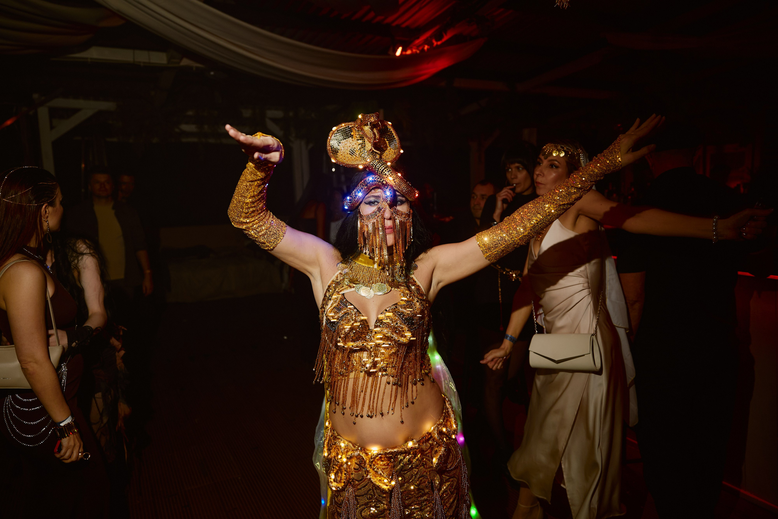 ILLEGAL FRIENDS MIRAGE. ФОТОГРАФ НА МЕРОПРИЯТИЕ ОТ СОЛЬ МЕДИА PRODUCTION