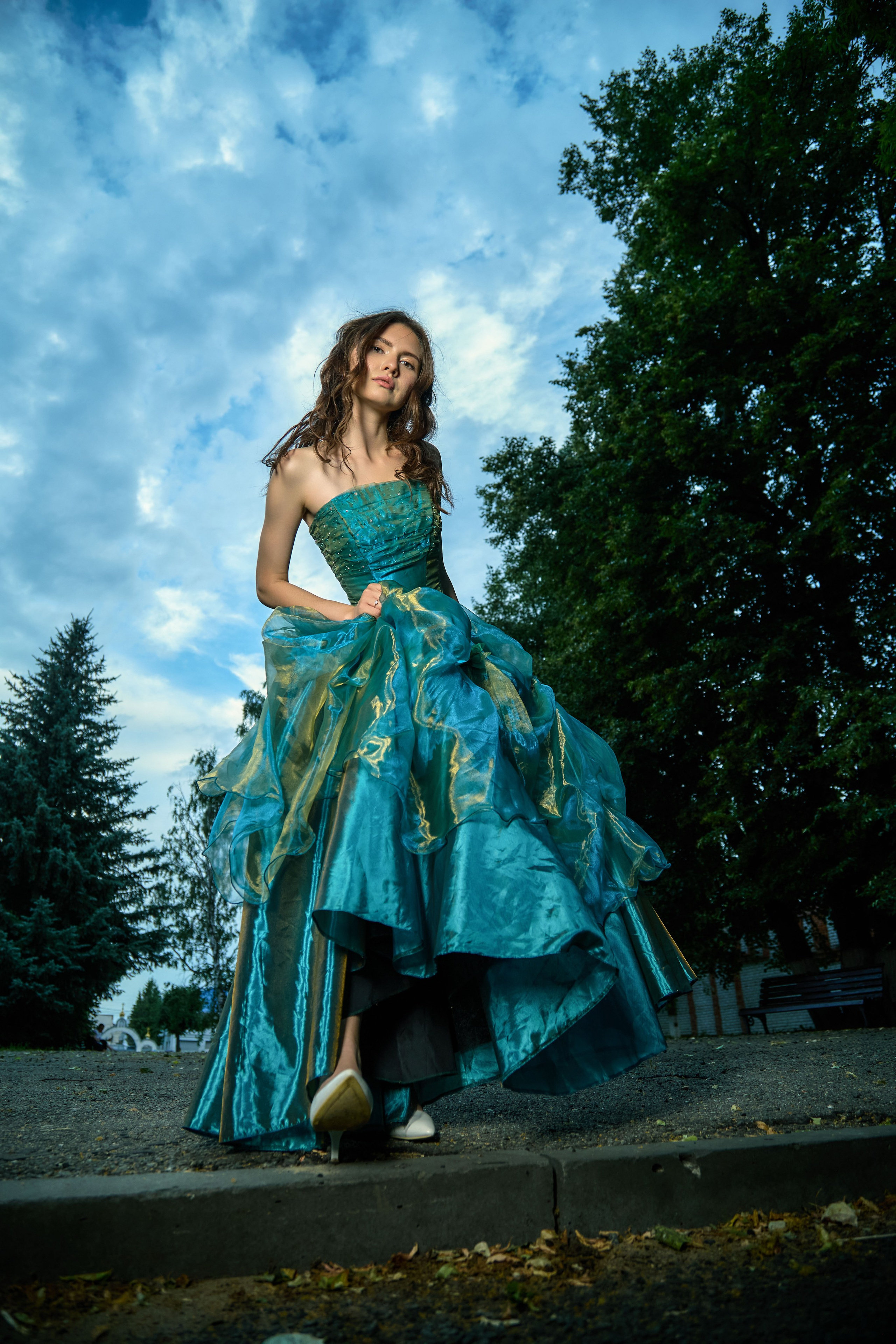 Прогулочная фотосессия в бальных и винтажных платьях. Чувашия, Чебоксары. Владимир Суздалов (ProMaXe) — Портретный фотограф, тематические фотосессии в Чебоксарах