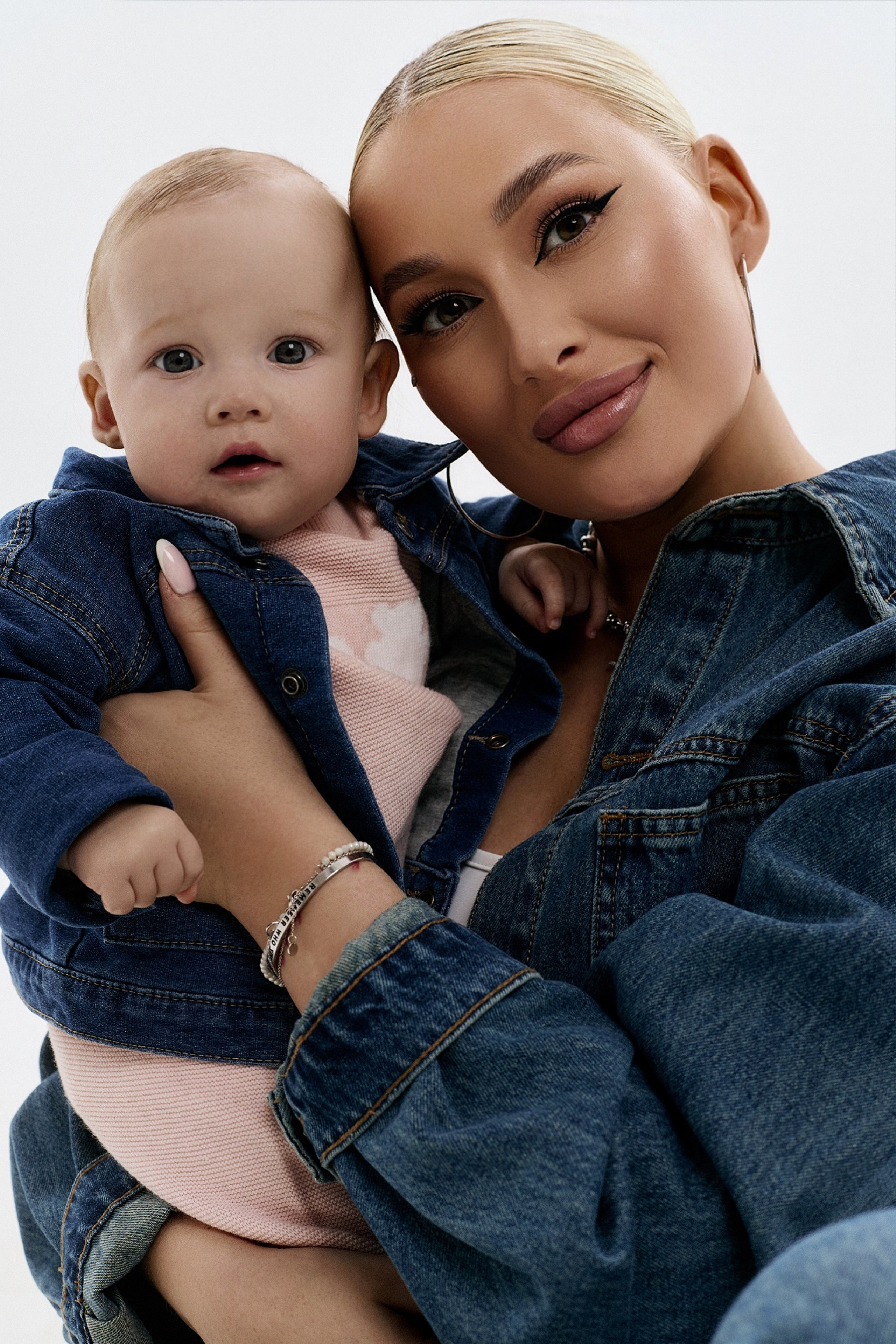 ANASTASIA & ANDREY & AVRORA. Ася Солопова, фотограф Тюмень