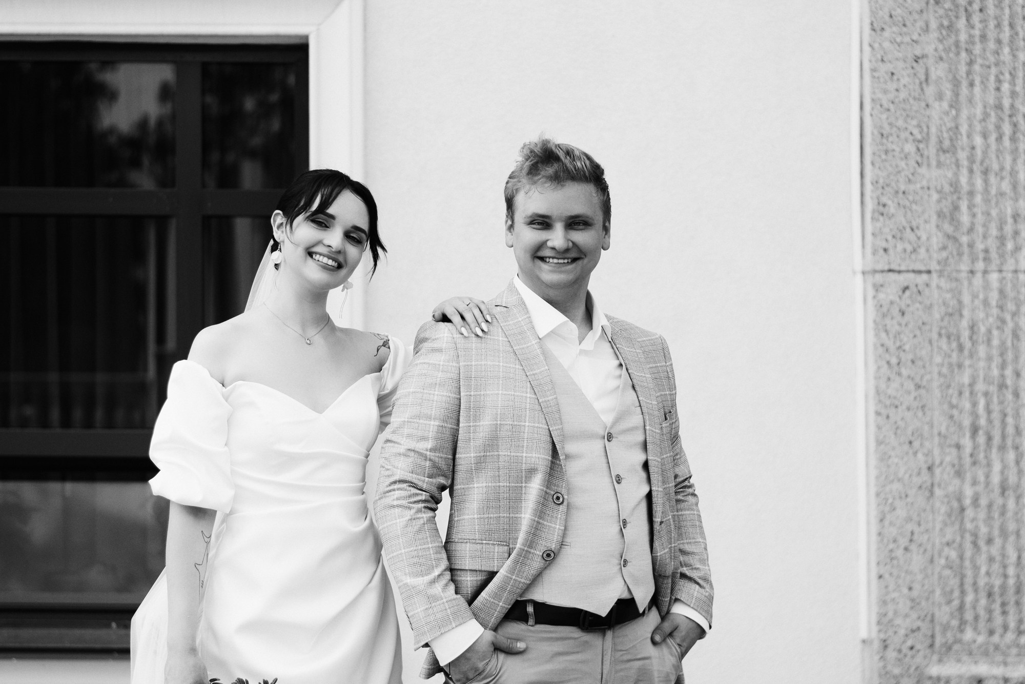 Свадебный фотограф Тюмень — Роман и Ксения: фотосессия с гостями и прогулка в парке. Портретный фотограф Тюмень Дарья Мустафина