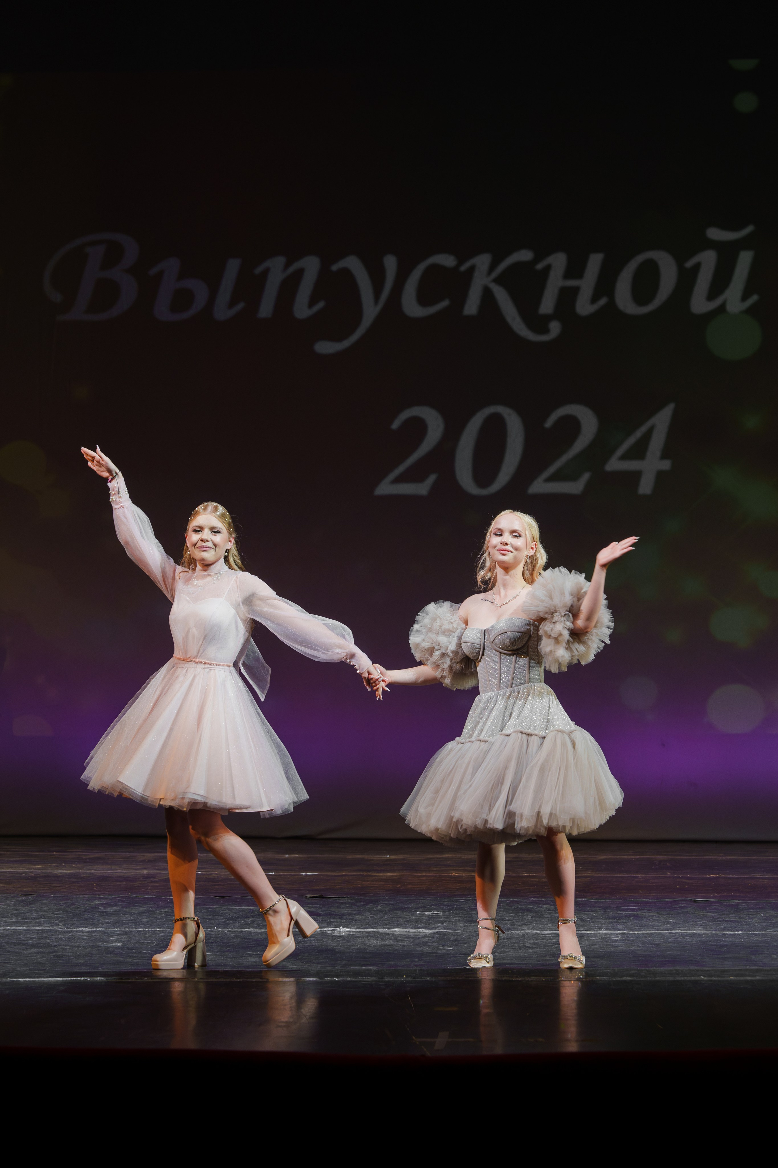 Выпускной Гимназия 7. Свадебный и репортажный фотограф Элина Козырьянова