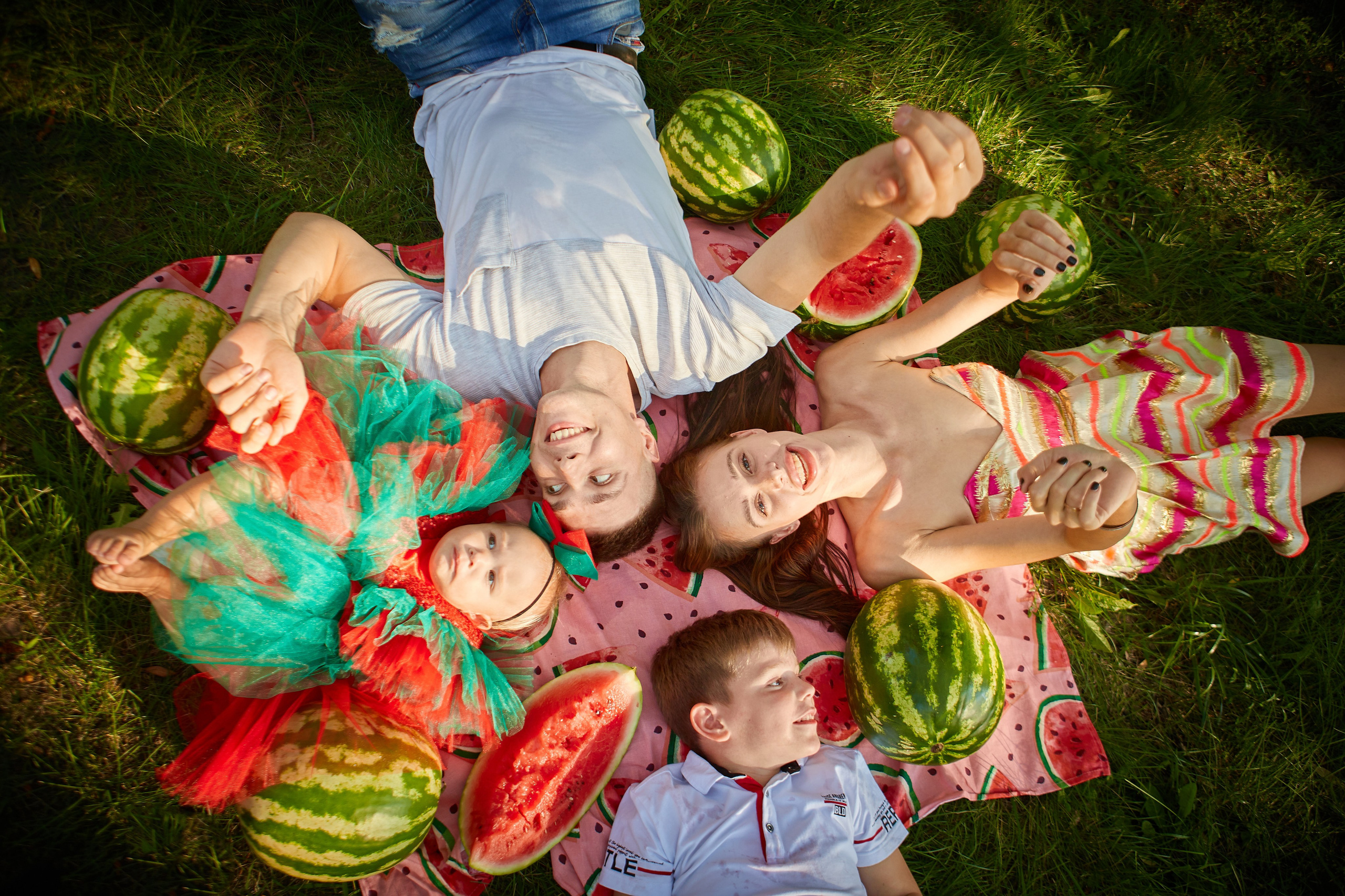 Арбузы на природе. Разножанровый Фотограф в Омске Артём Руднев