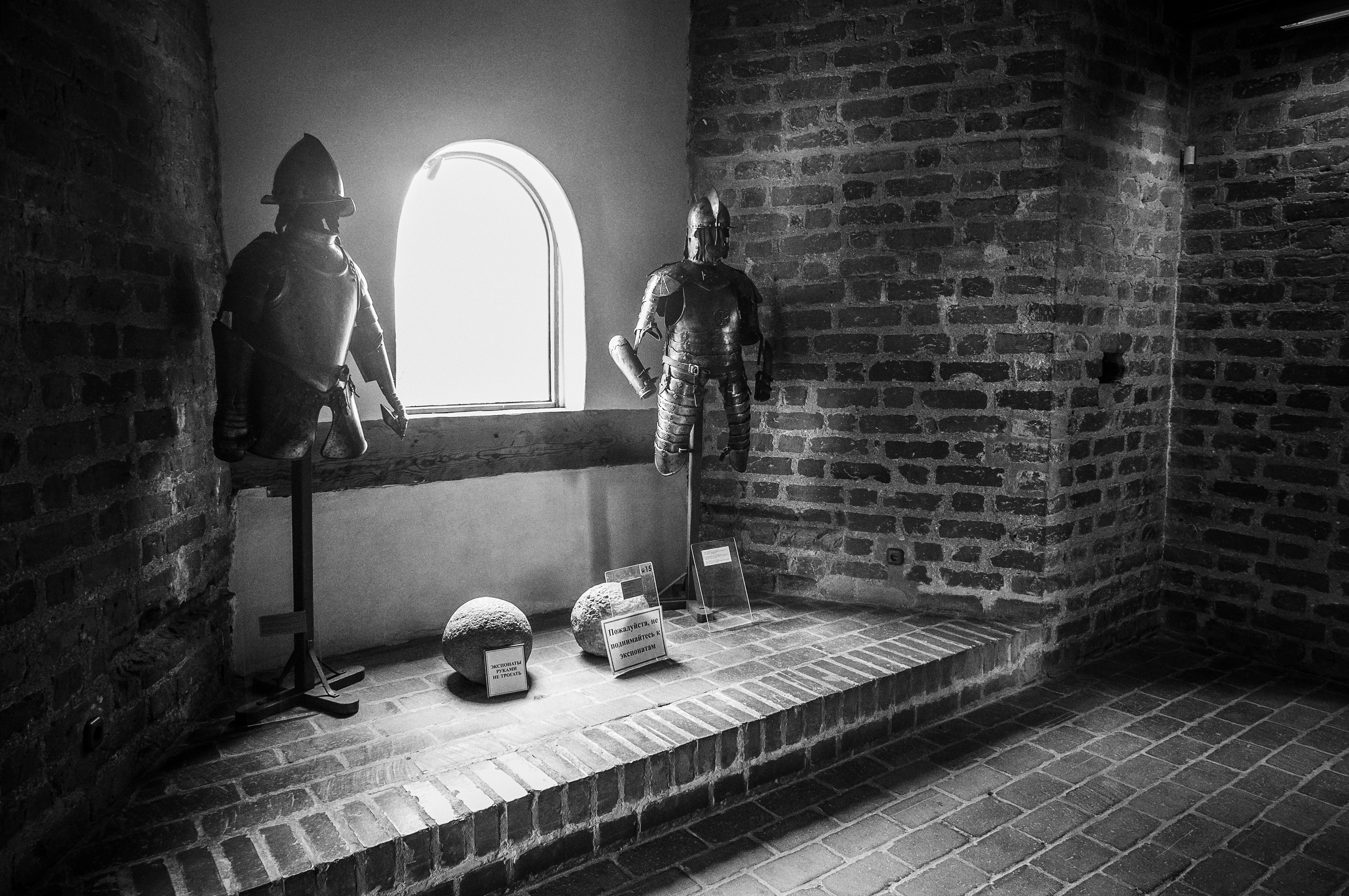 Мирский замок 2013. Фотограф Антон Швец — Монохромная реальность