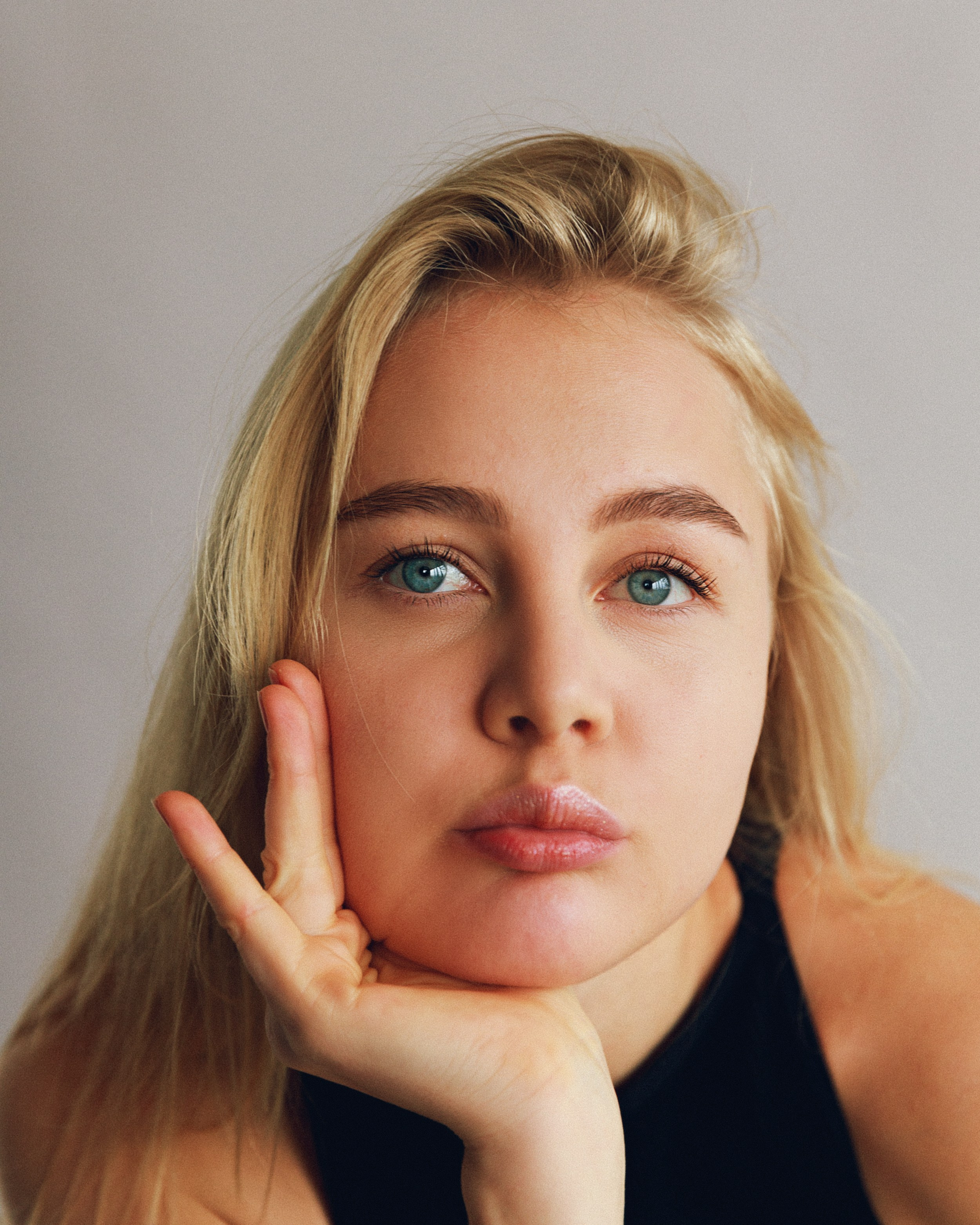 Neon girls. Film & digital photographer. Ufa. Kamilla Ishmaeva