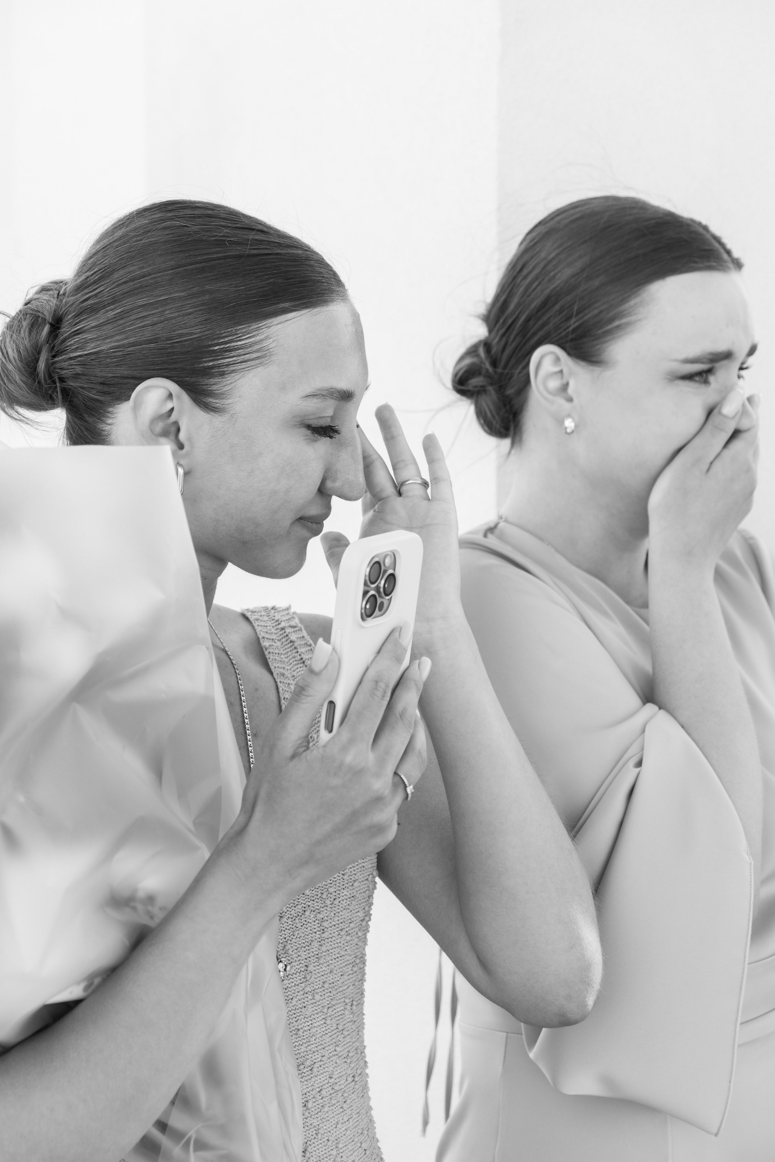 Свадебный ретопртаж. Профессиональная фотосъемка в Крыму. Натуральные эмоции и живые кадры. Забронируйте дату прямо сейчас!