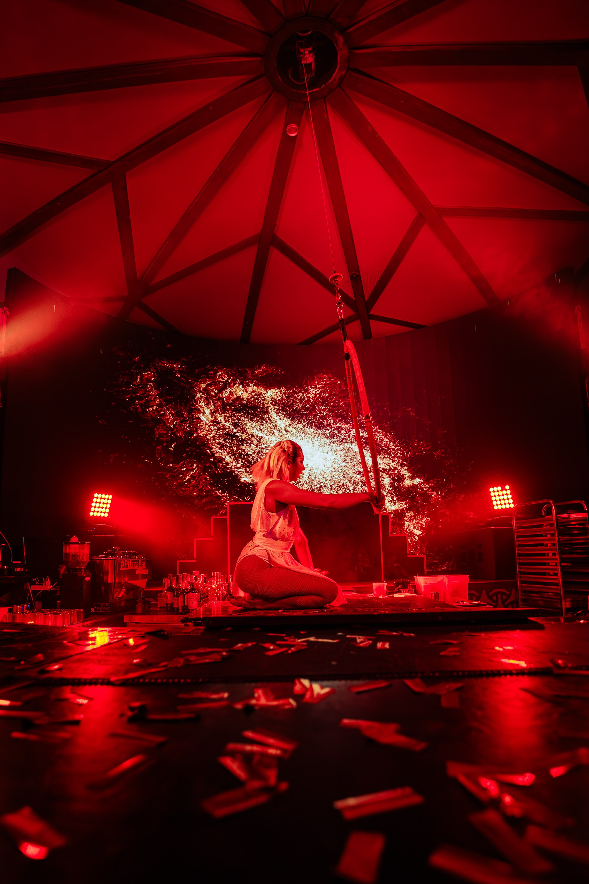 PTIZZA SHOW. Gold & Black in Ptizza Bar_Ялта_6.07.2025. Аминов Руслан | Фотограф