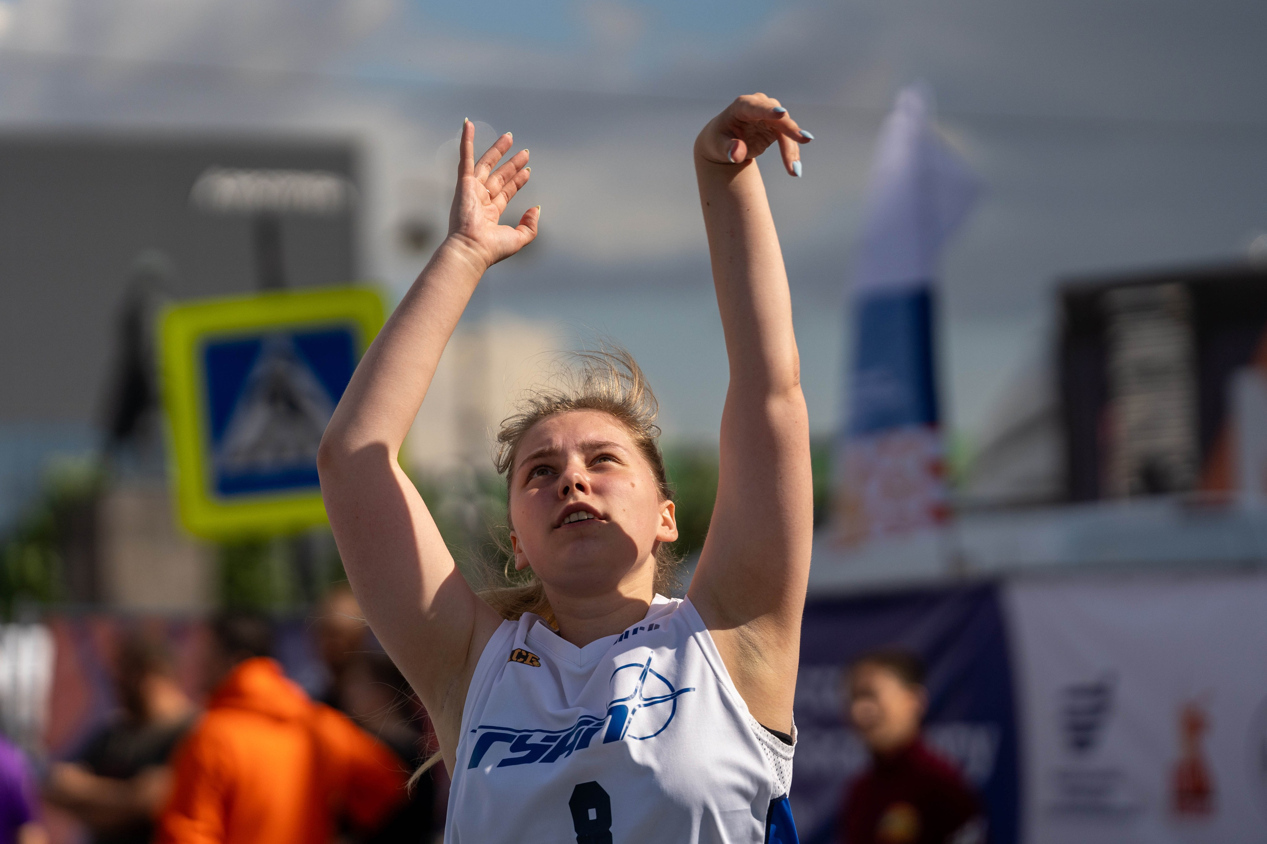 Спортивный фотограф Санкт-Петербург запечатлел бросок баскетболистки