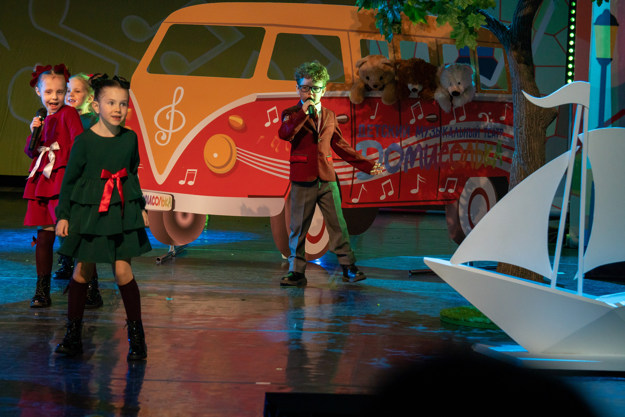 Съёмка концерта для Домисольки, большой концертный зал Космос. «Студия DRONAVT`s» — видеосъёмка и фотография г. Москва