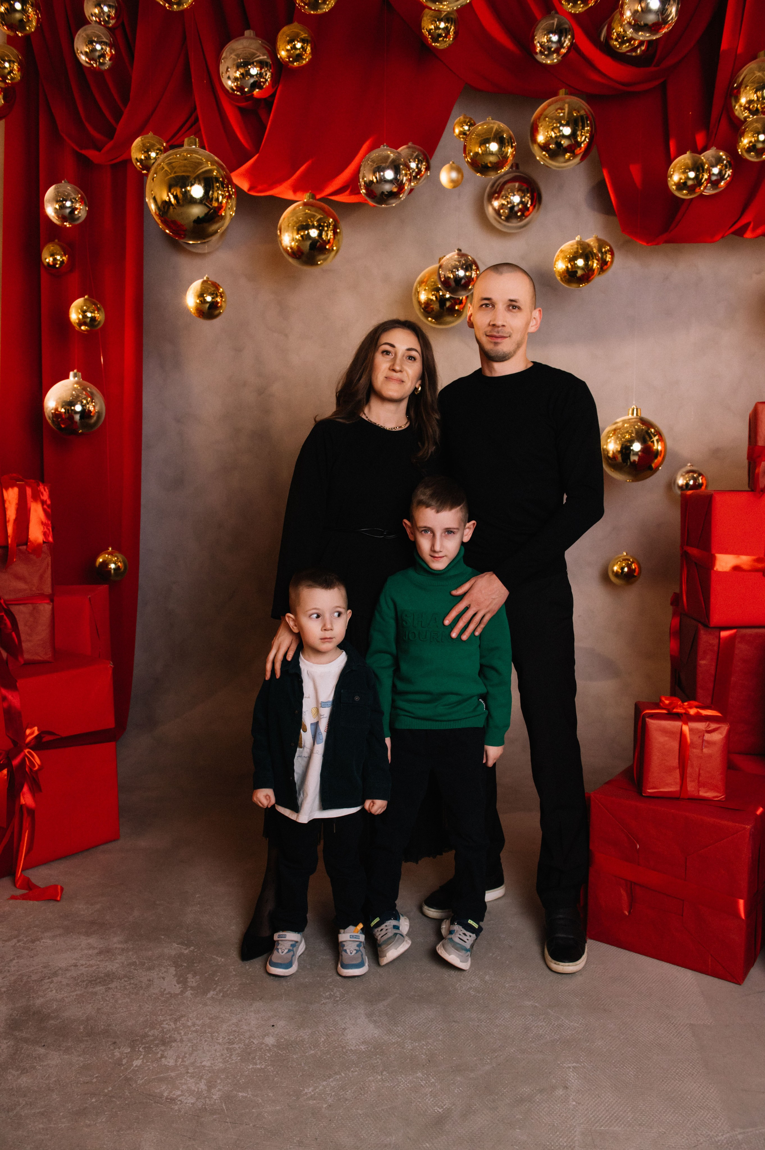 Большая семья собралась вместе на Новый год. Фотограф в Сургуте Светлана Гибадуллина