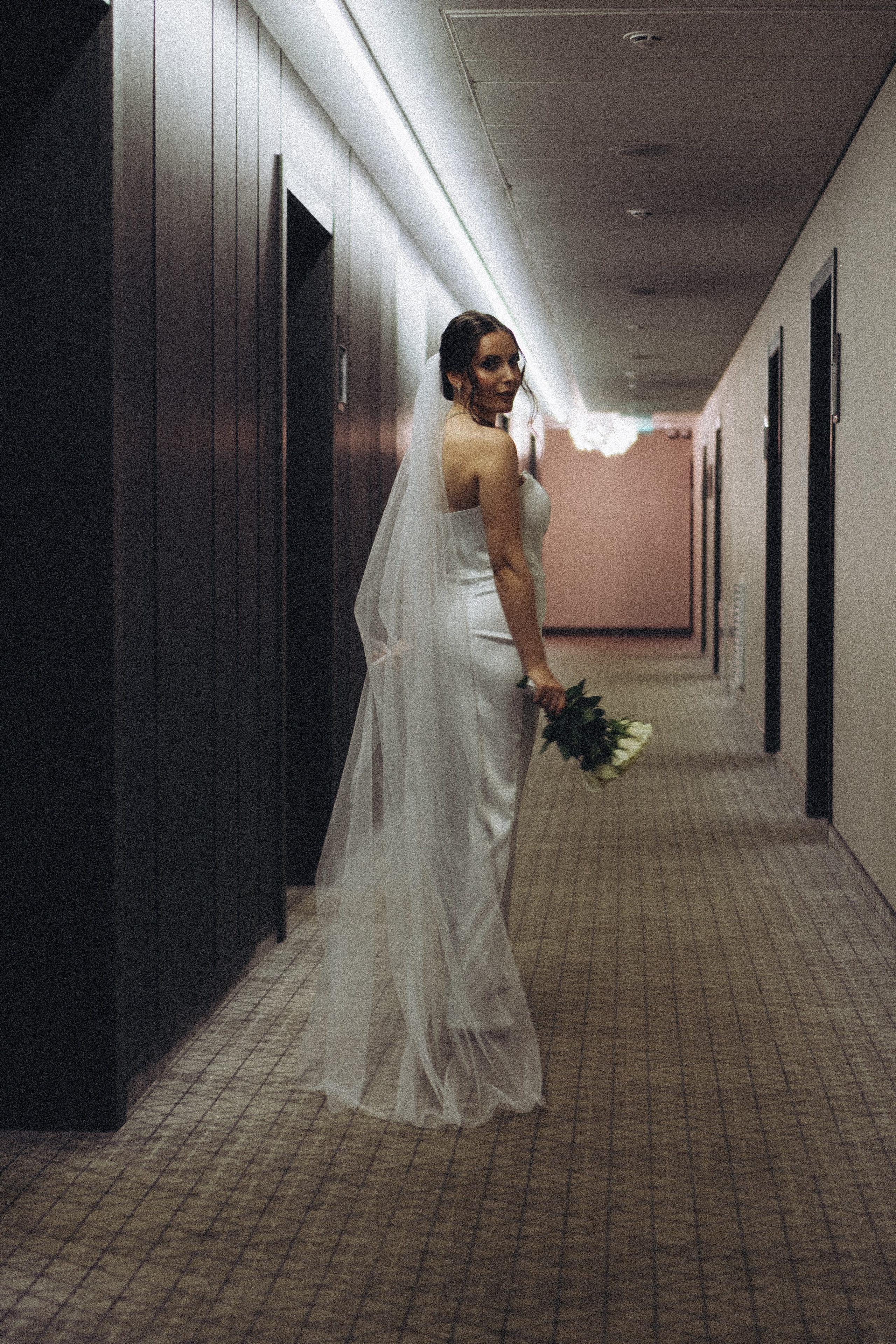 СВАДЕБНАЯ СЬЕМКА СБОРОВ ЖЕНИХА И НЕВЕСТЫ В ОТЕЛЕ И ТАКЖЕ ФОТОСЕССИИЯ В ОТЕЛЕЕ МЕГАПОЛИС БРЯНСК. Профессиональный фотограф, Санкт-Петербург — Виктория Богомолова