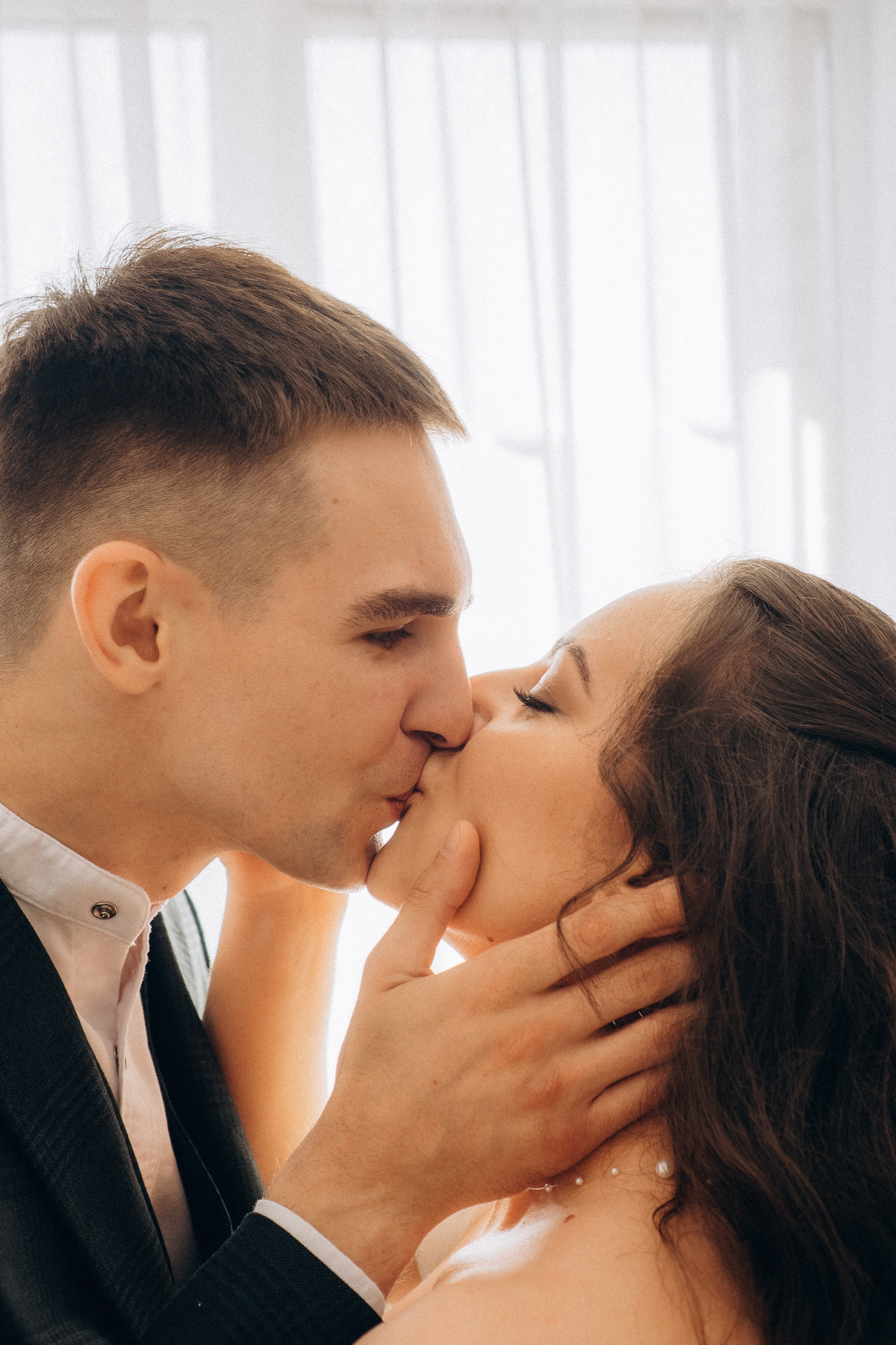 СВАДЕБНАЯ СЬЕМК В ПАРКЕ 300-ЛЕТИЯ. Профессиональный фотограф, Санкт-Петербург — Виктория Богомолова