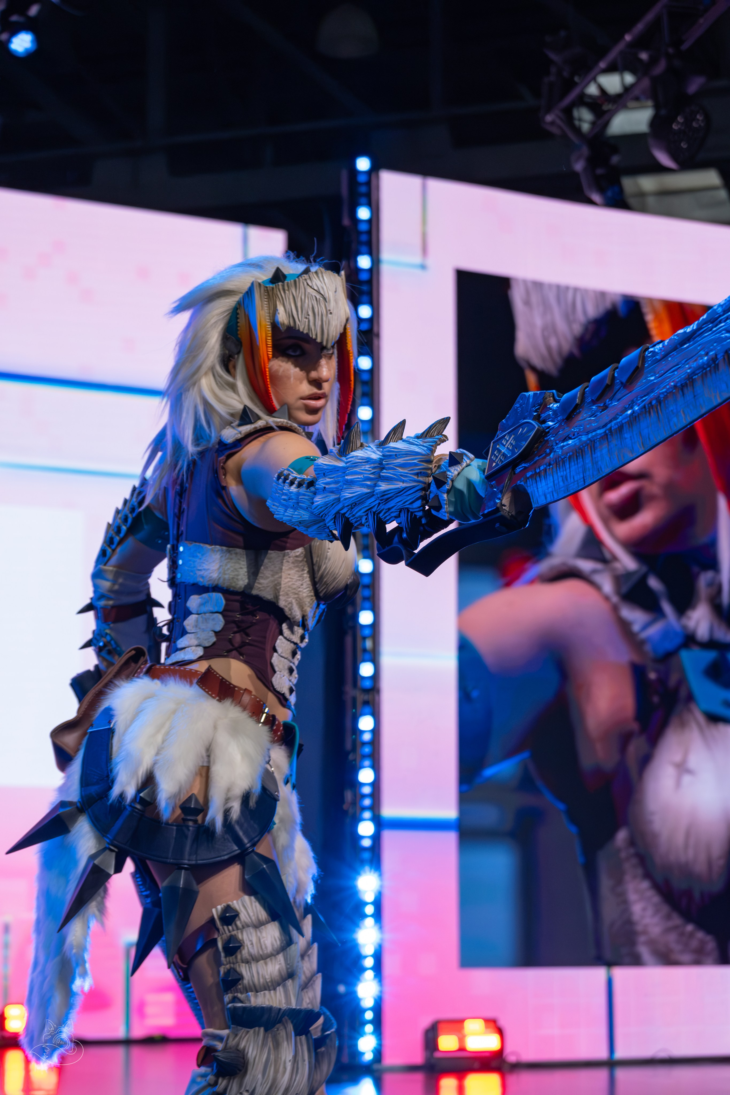 Сцена РЭД ЭКСПО 2024. Косплей фотограф