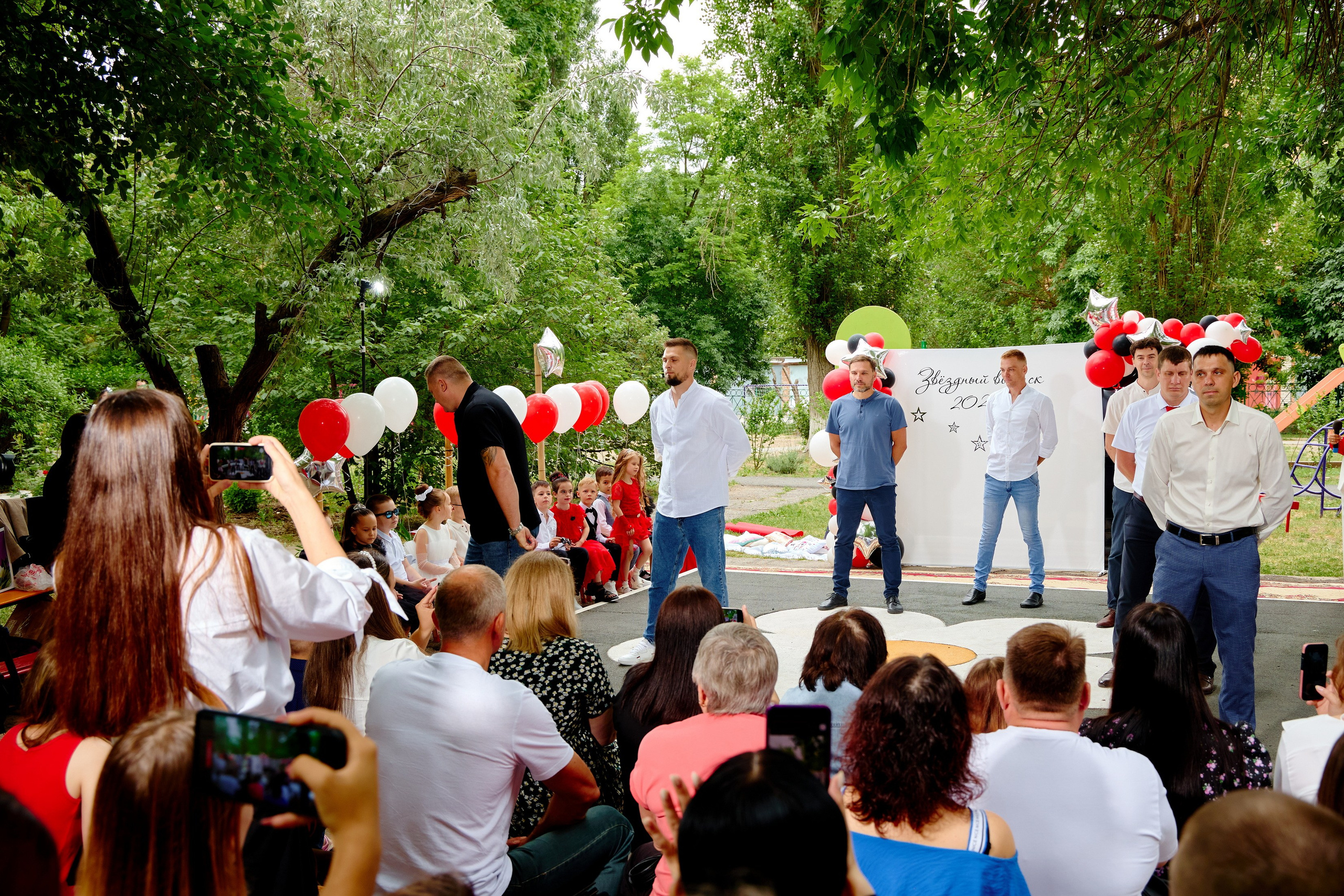 Выпускной 45 сад. Фотограф Выпускные альбомы Таганрог Сергей Коробченко