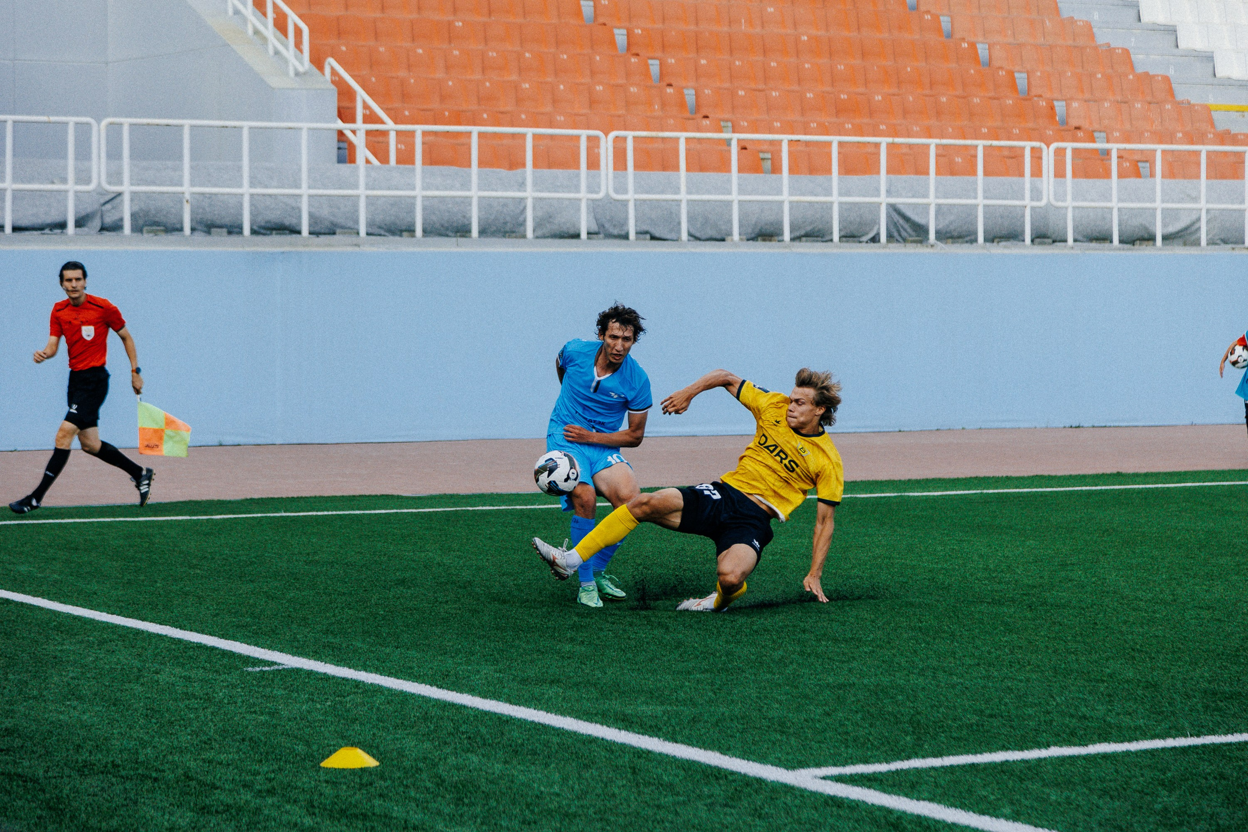 ФК ЧЕЛЯБИНСК Х ФК ВОЛГА. Репортажный фотограф Макс Брагин