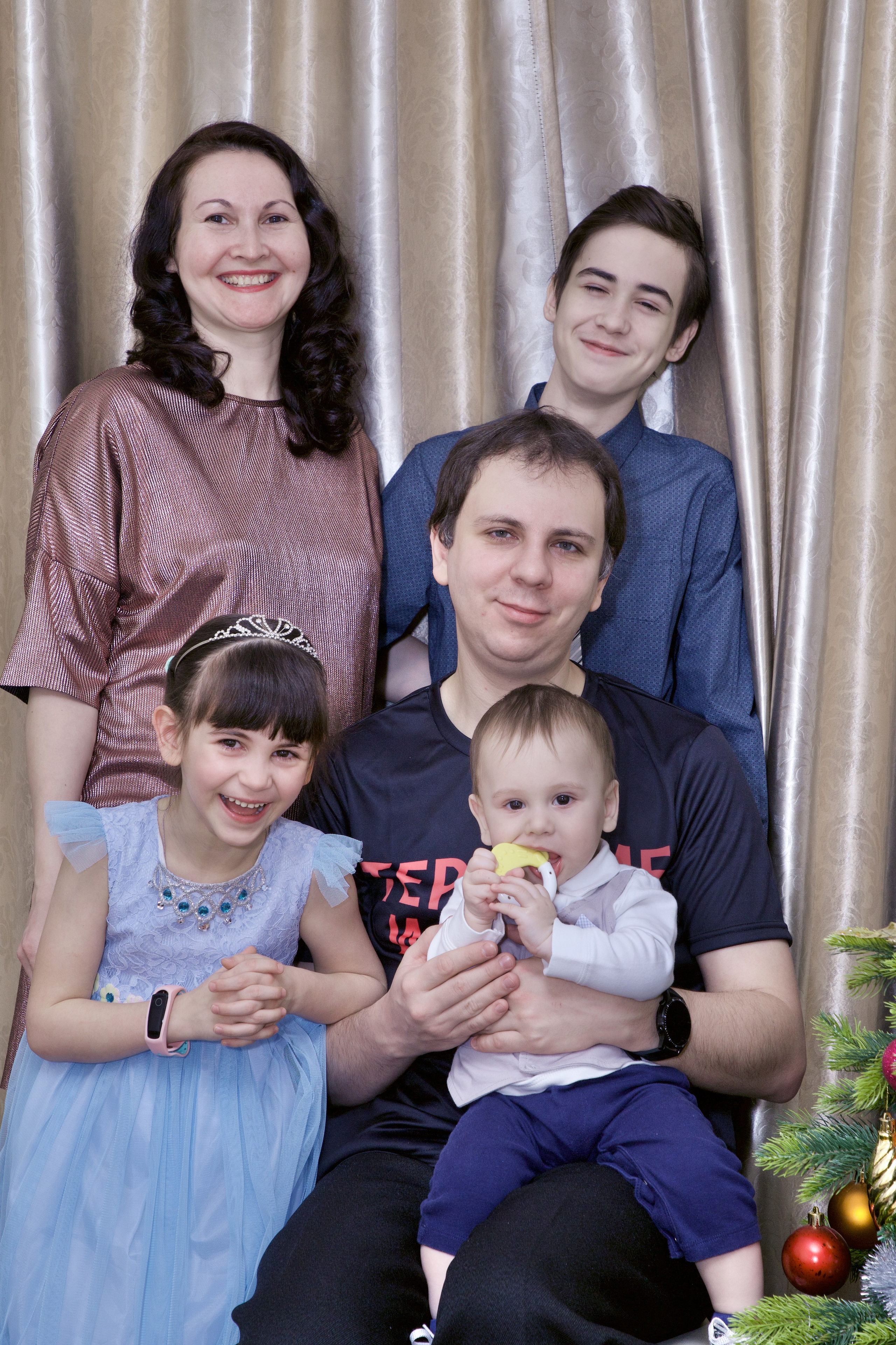 Юля Сергей Настя Олег и Серёжка ч.1. Школьные выпускные альбомы в Москве Марина Николаева