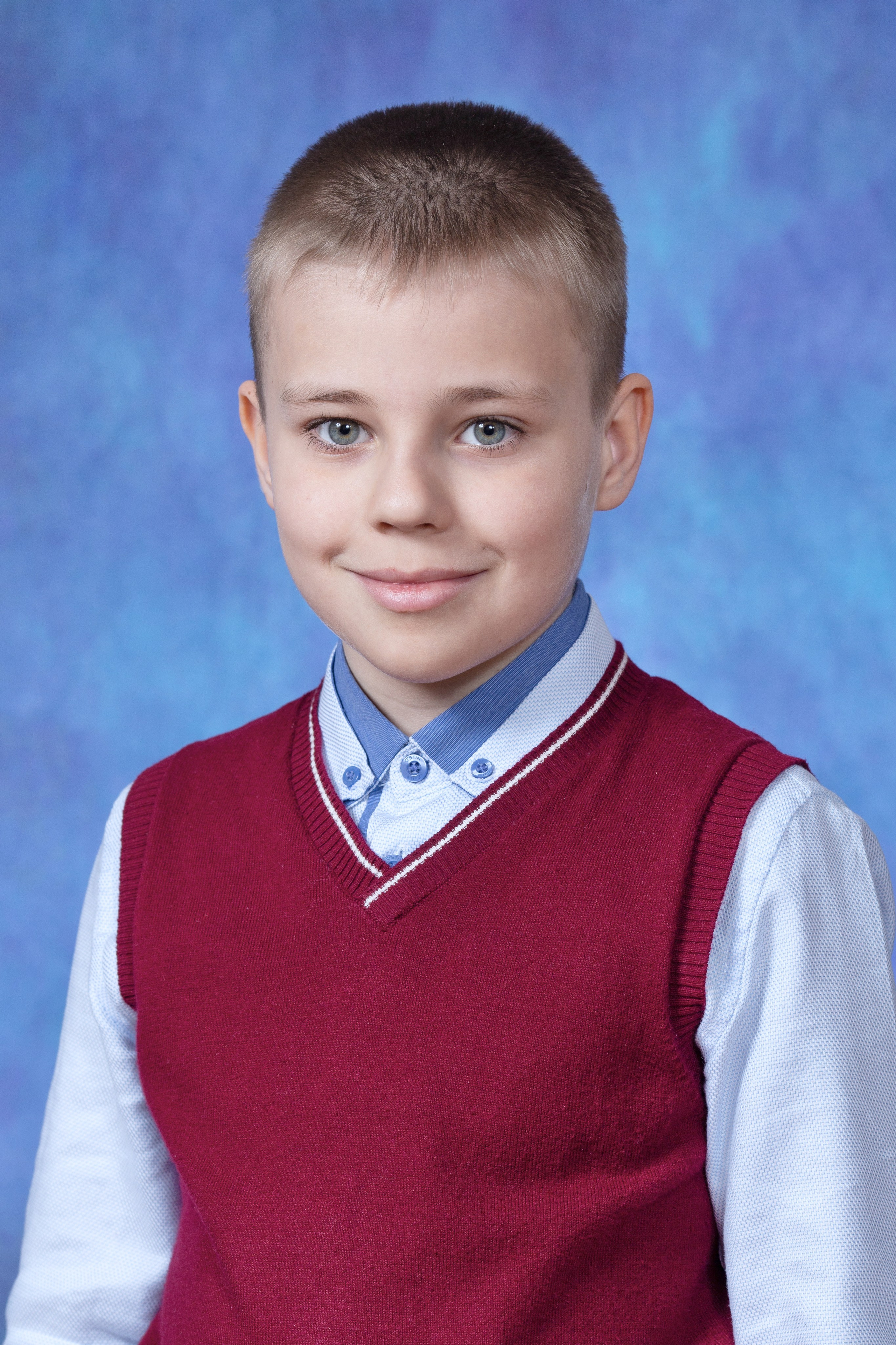 4 класс. Портреты. Школьные выпускные альбомы в Москве Марина Николаева