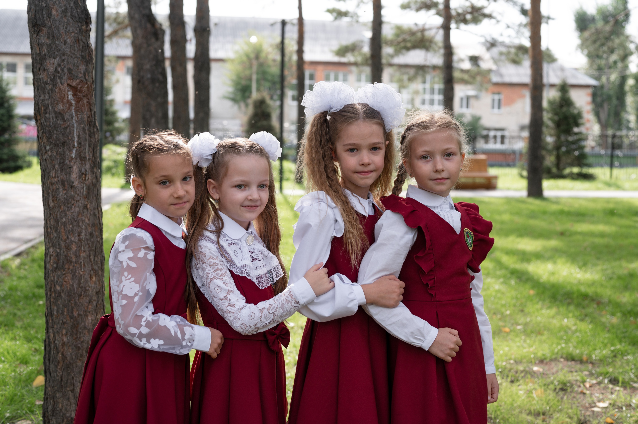 1 сентября 16 гимназия 2 класс (линейка + в классе+ на улице). Фотограф новорожденных, семейный детский в Тюмени Татьяна Морозова