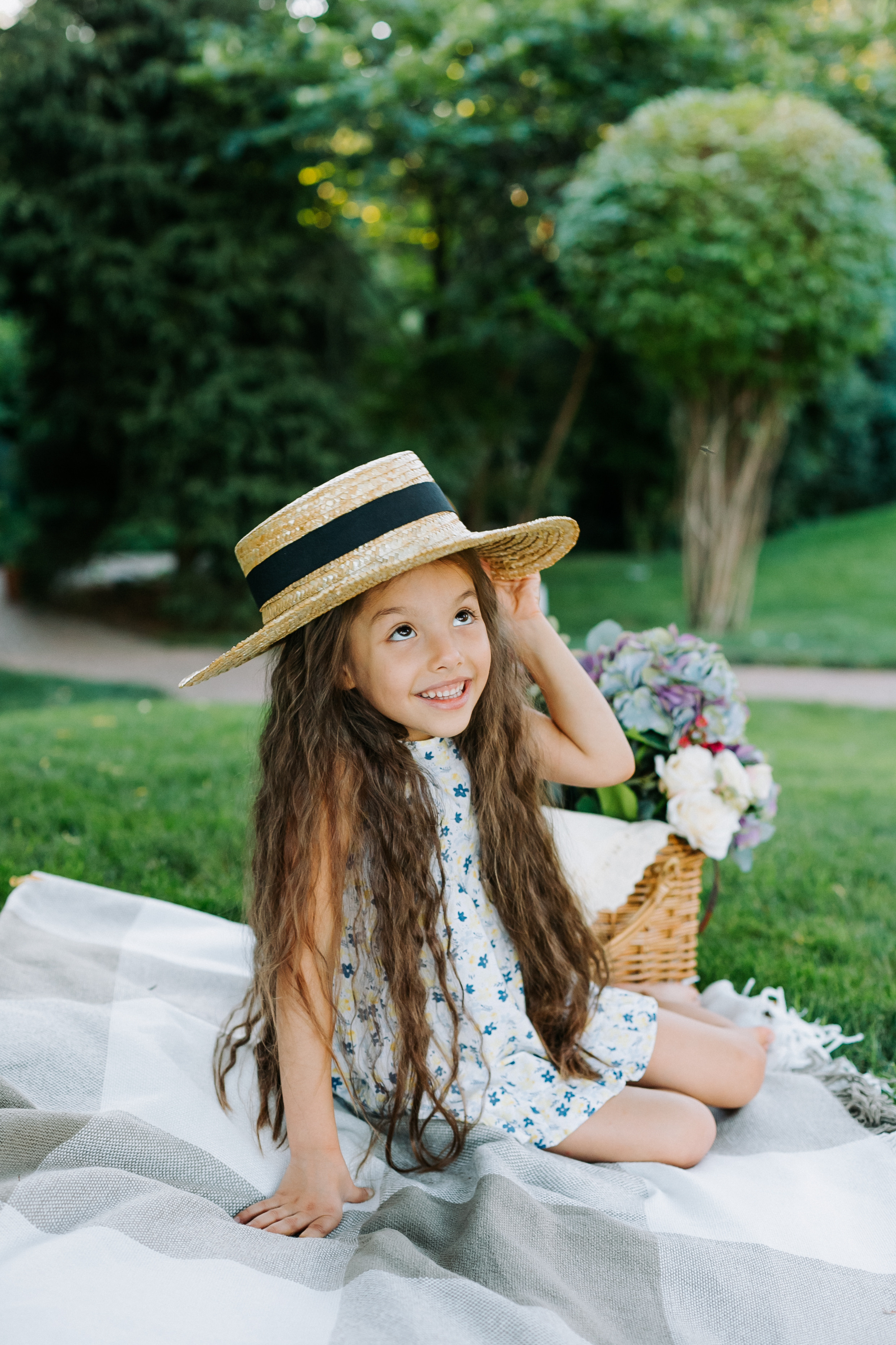 Family weekend at Old House. Maya Alieva Wedding Photographer in St.Petersburg