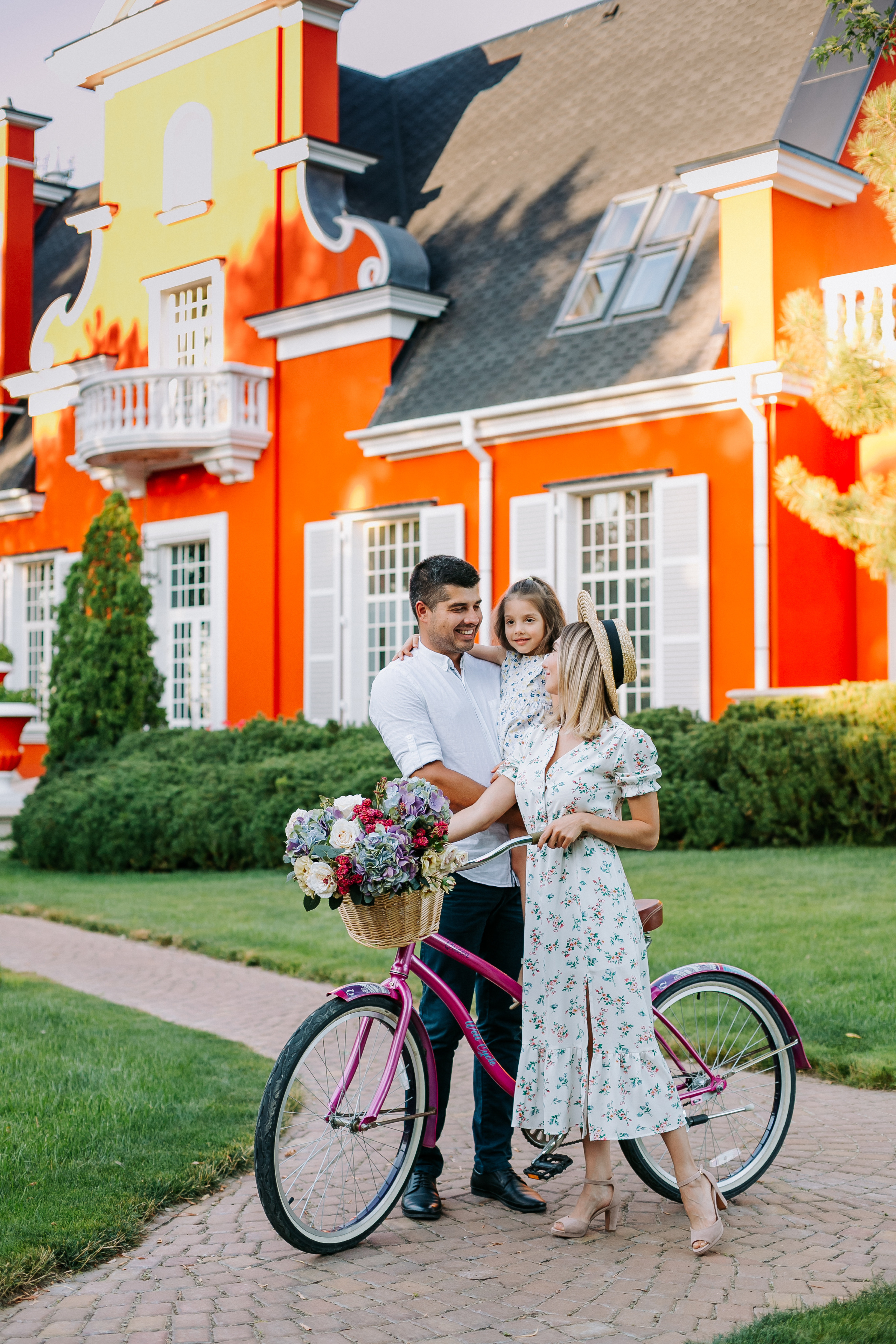 Family weekend at Old House. Maya Alieva Wedding Photographer in St.Petersburg